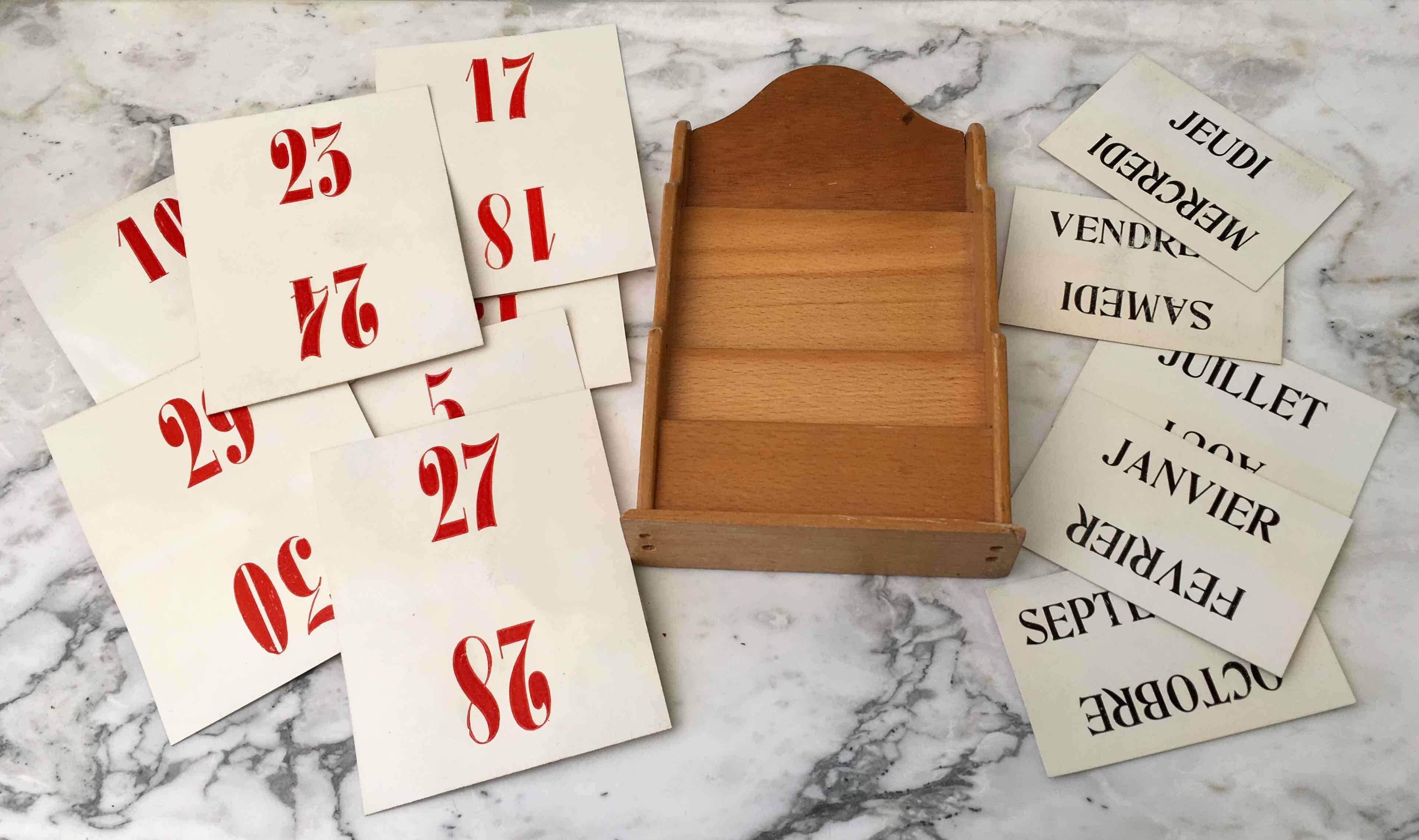 Perpetual calendar 1940s