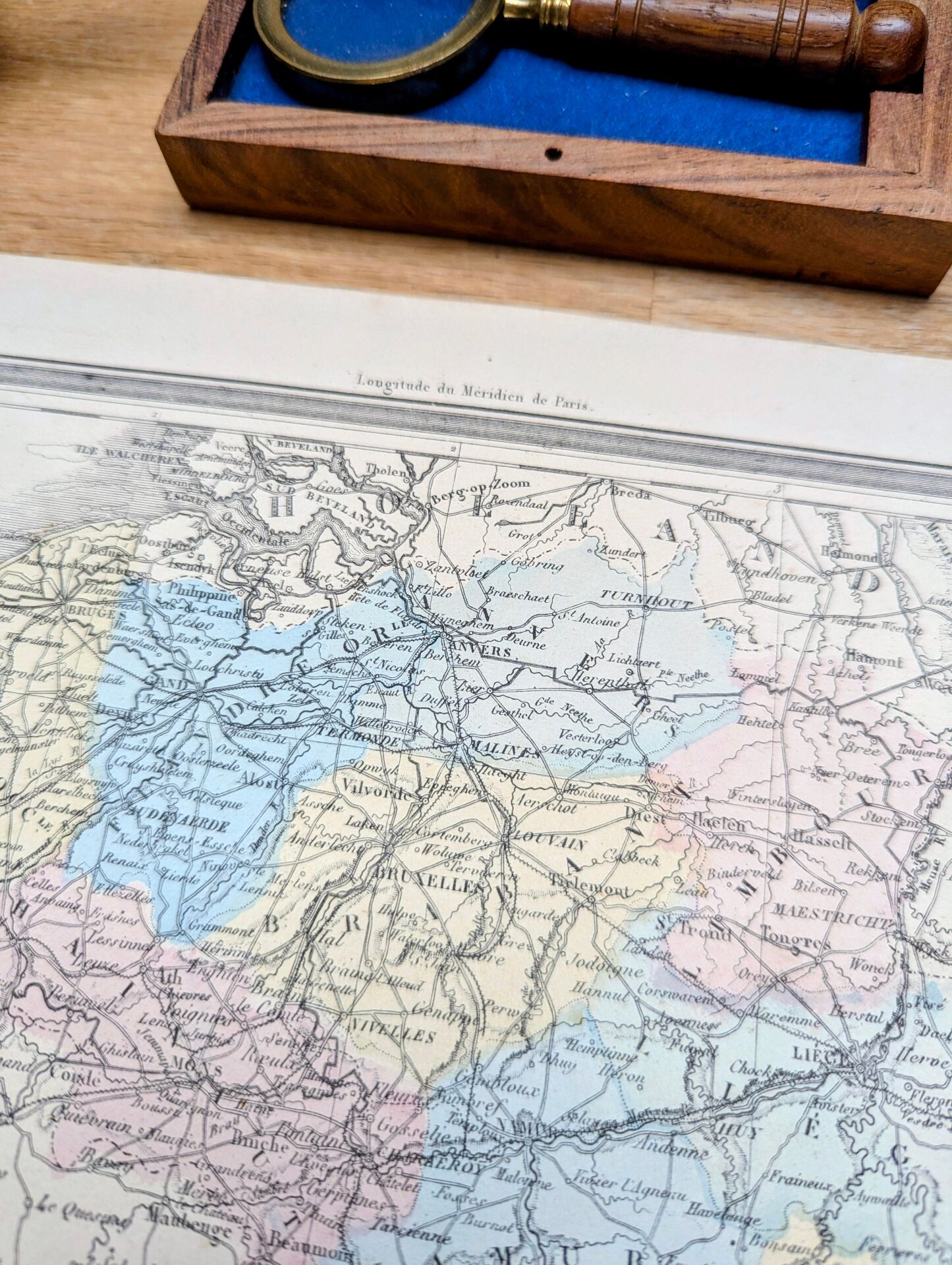 La Belgique, carte ancienne, imprimée en 1852.