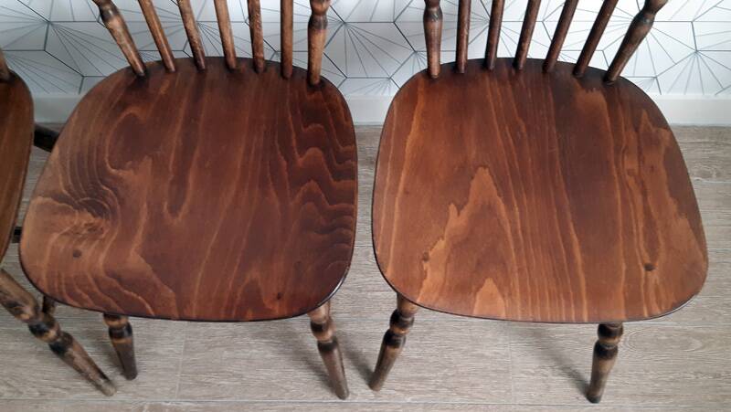 Série de 4 chaises signées Baumann modèle « Tacoma » années 60.