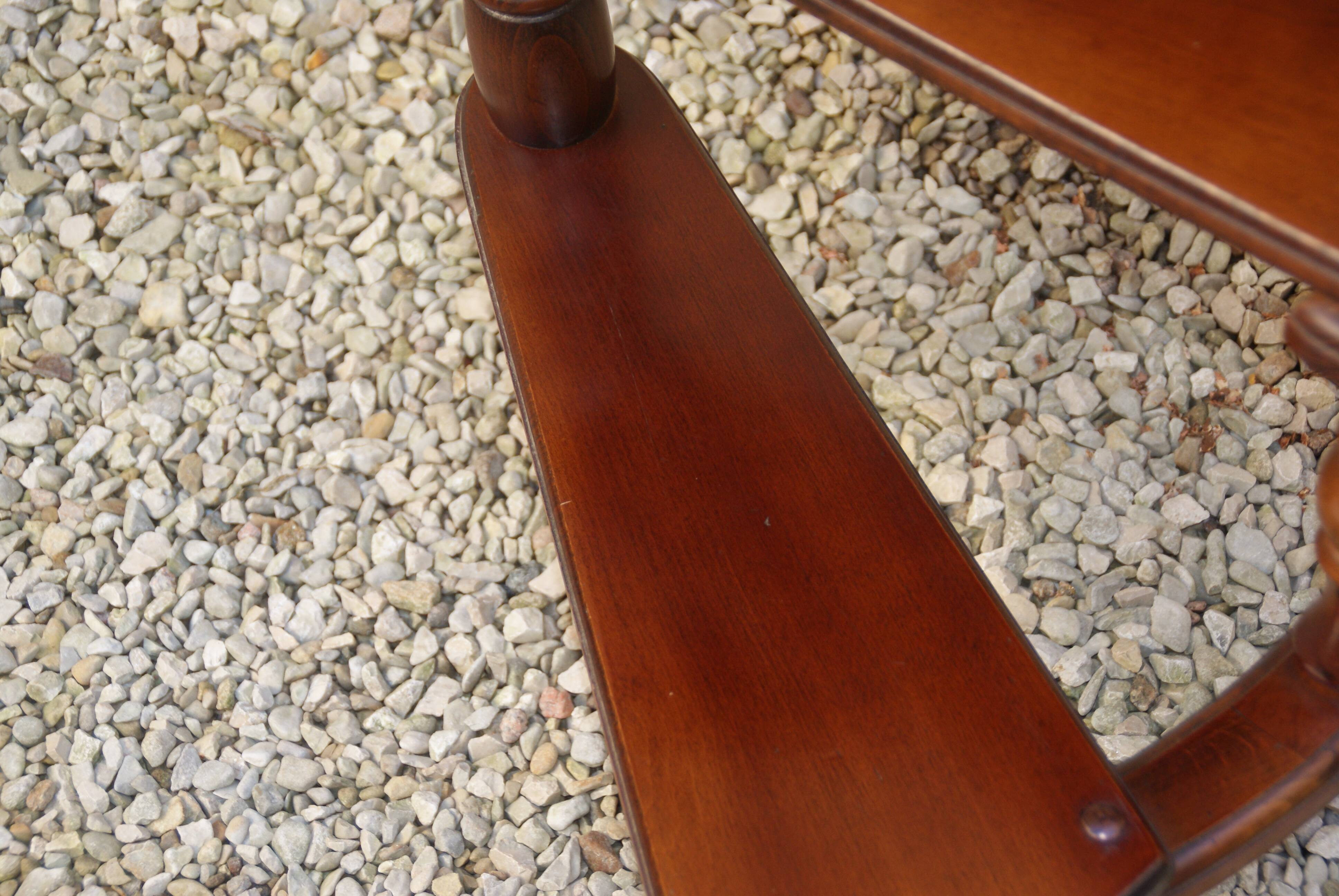 Escalier - Escabeau de bibliothèque