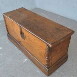 Bench chest oak end XIX