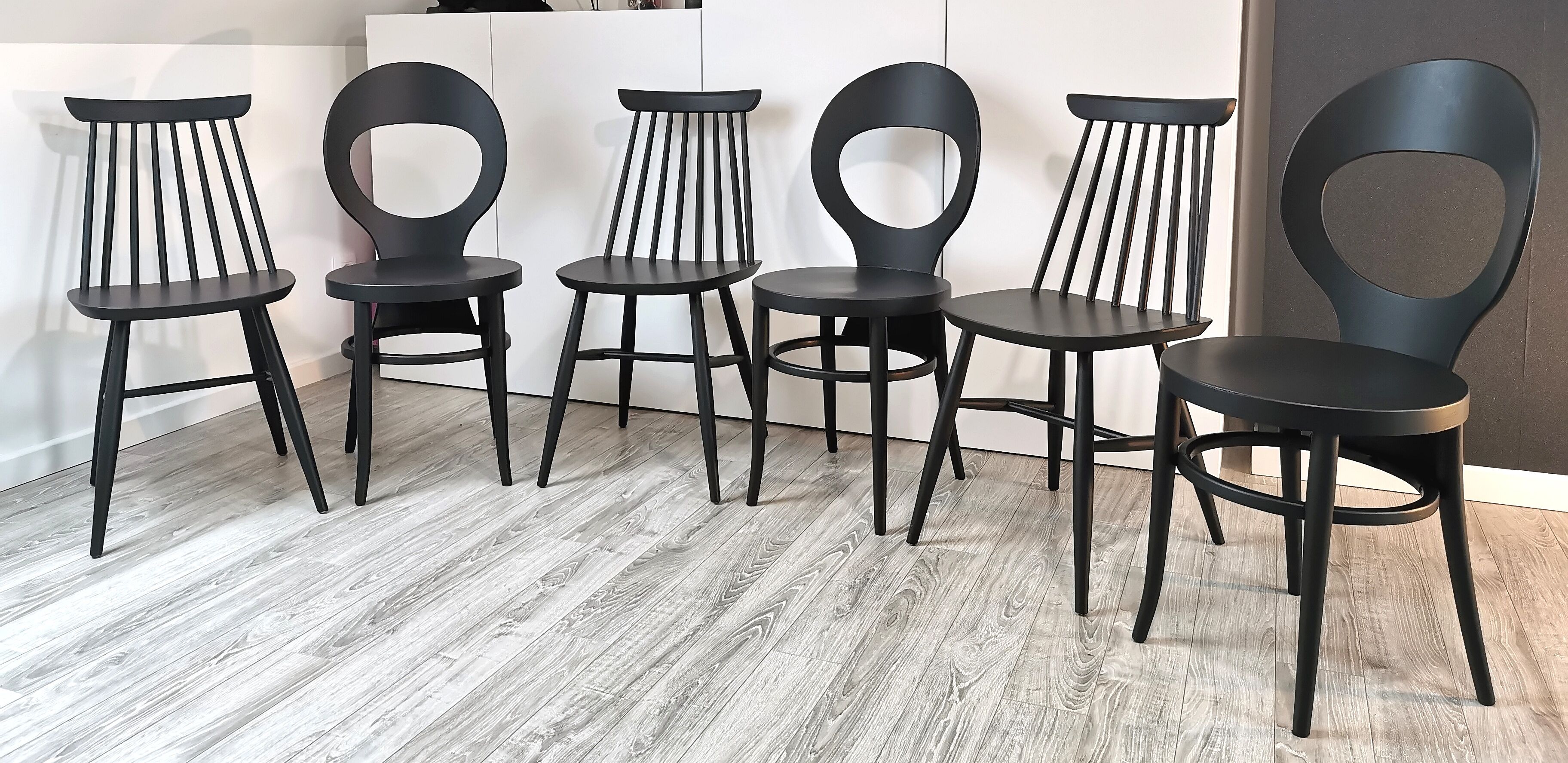 Series of 6 mismatched bistro chairs Baumann and Gizycko