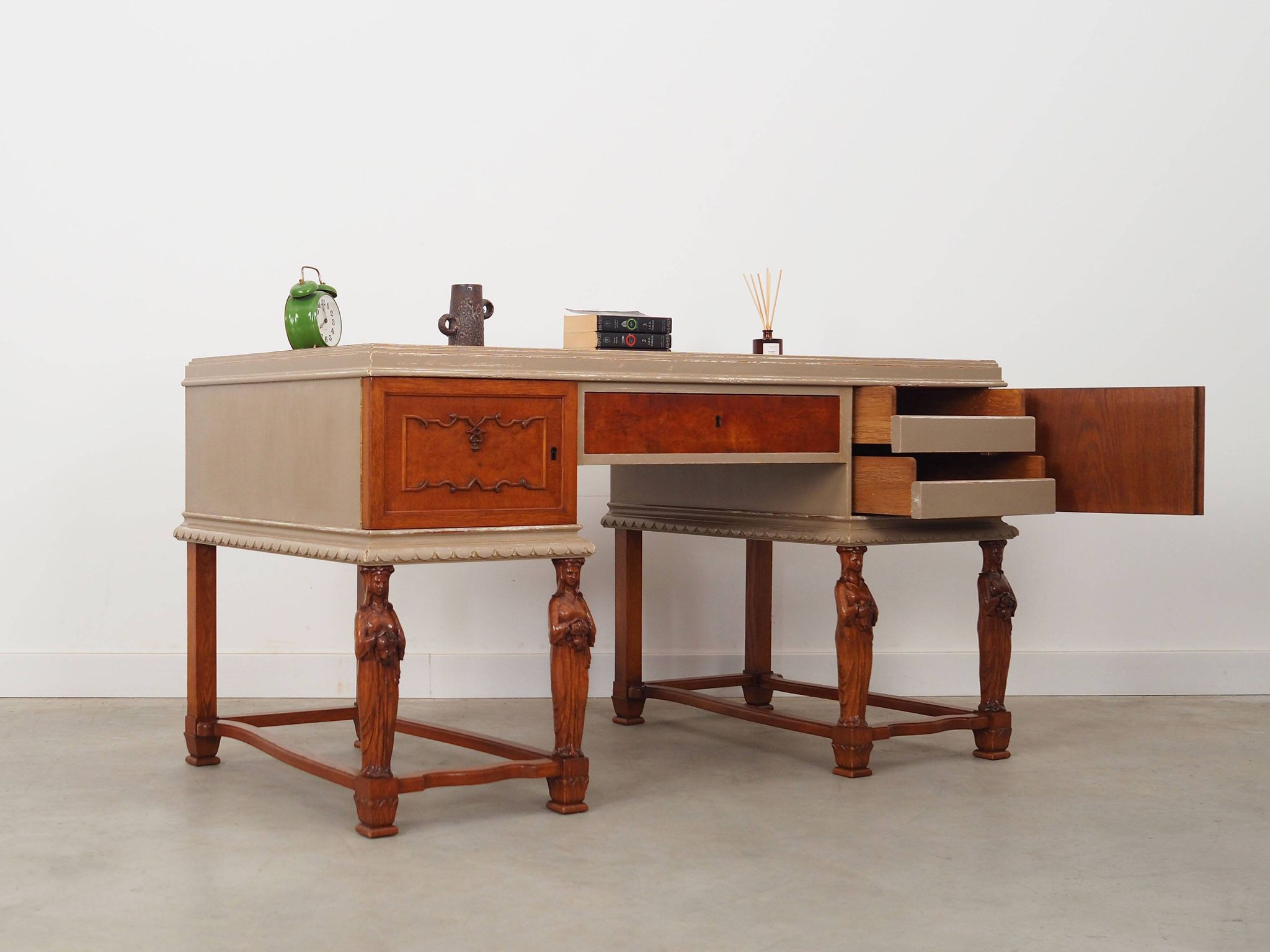 Bureau en chêne, design danois, années 1950, production : Danemark