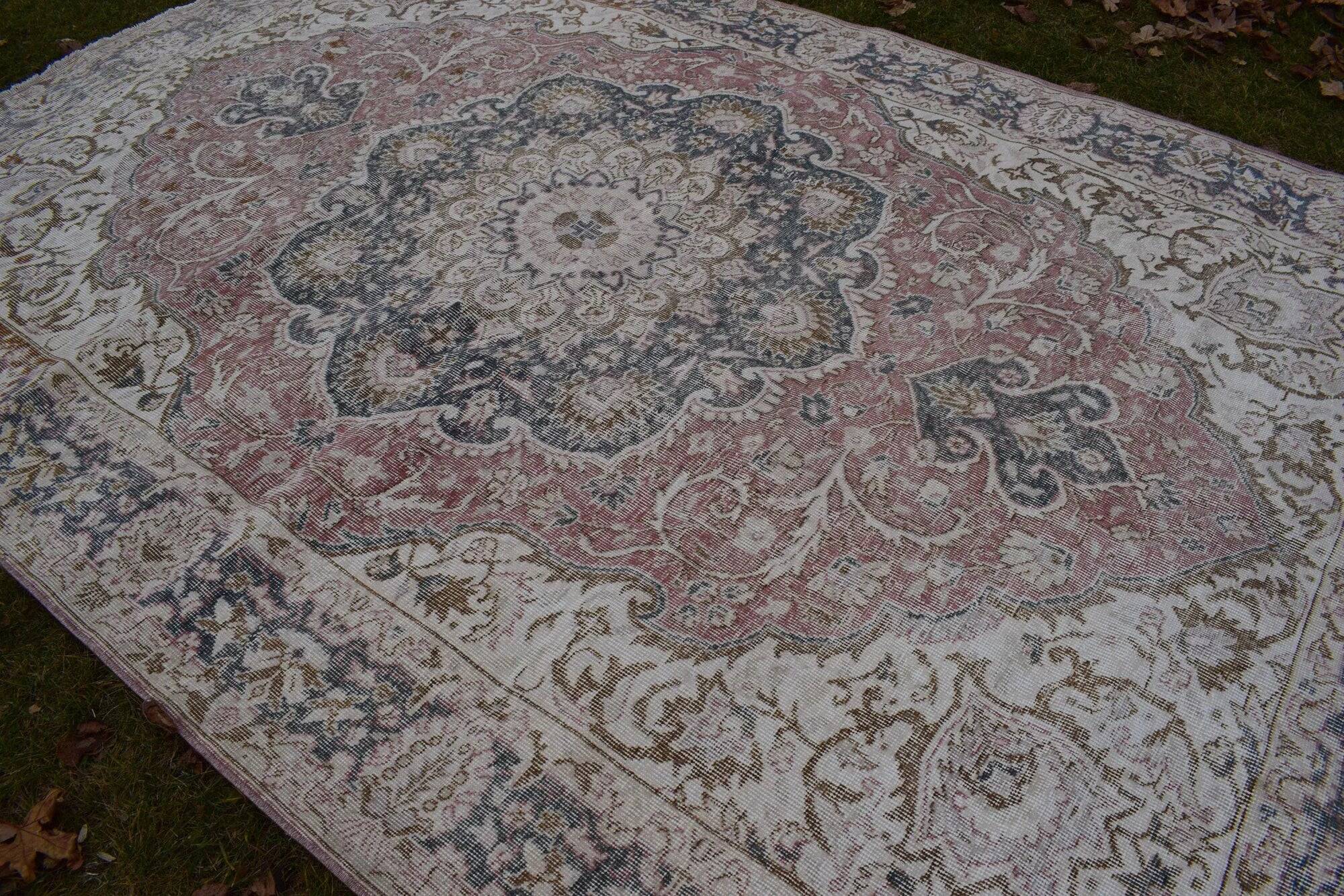 Vintage Turkish Oushak rug 210x320 cm