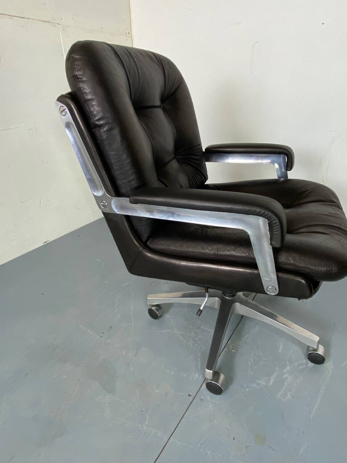 Mid-Century Italian Modernist Leather and Steel Adjustable Desk Chair, 1950s