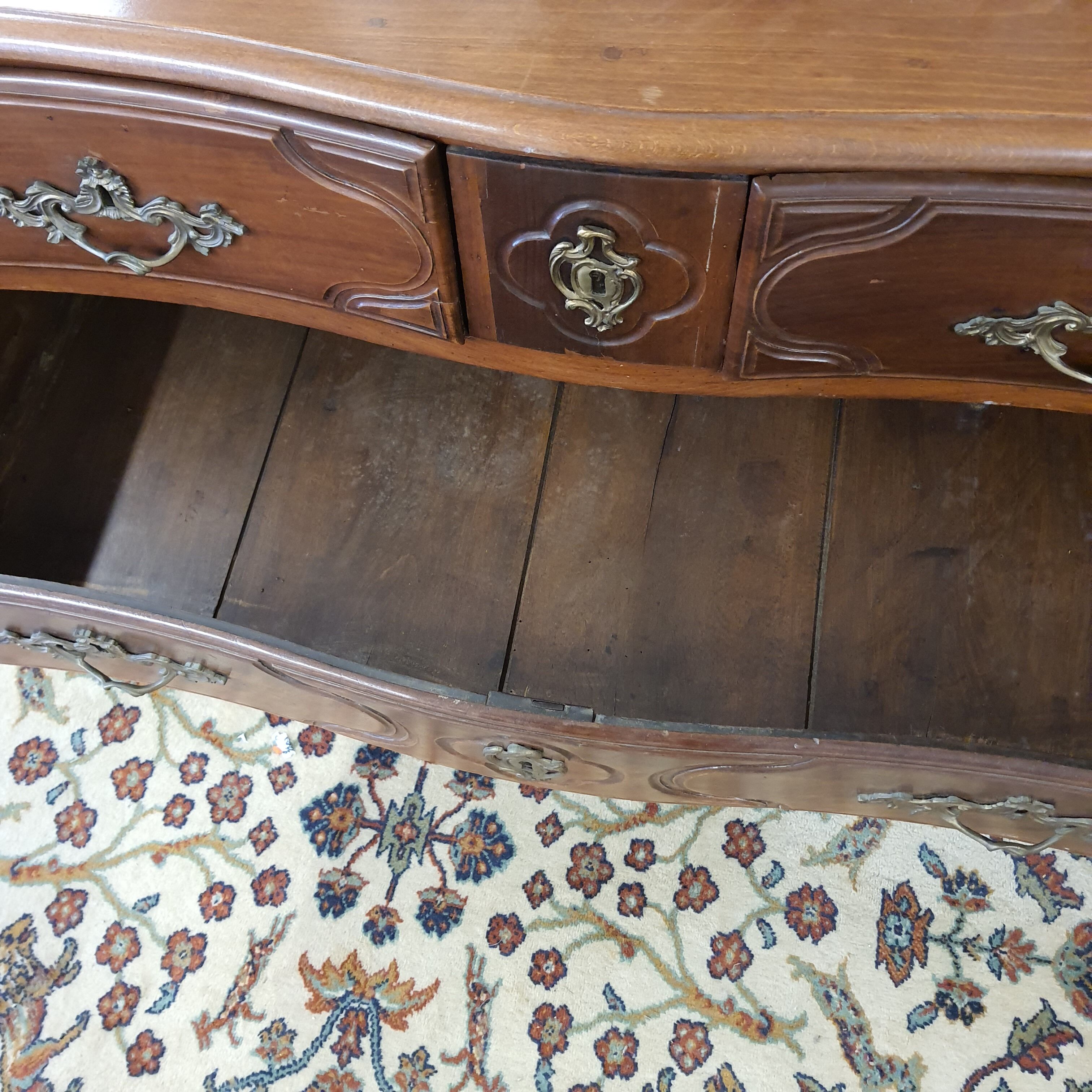 Walnut Regency chest of drawers