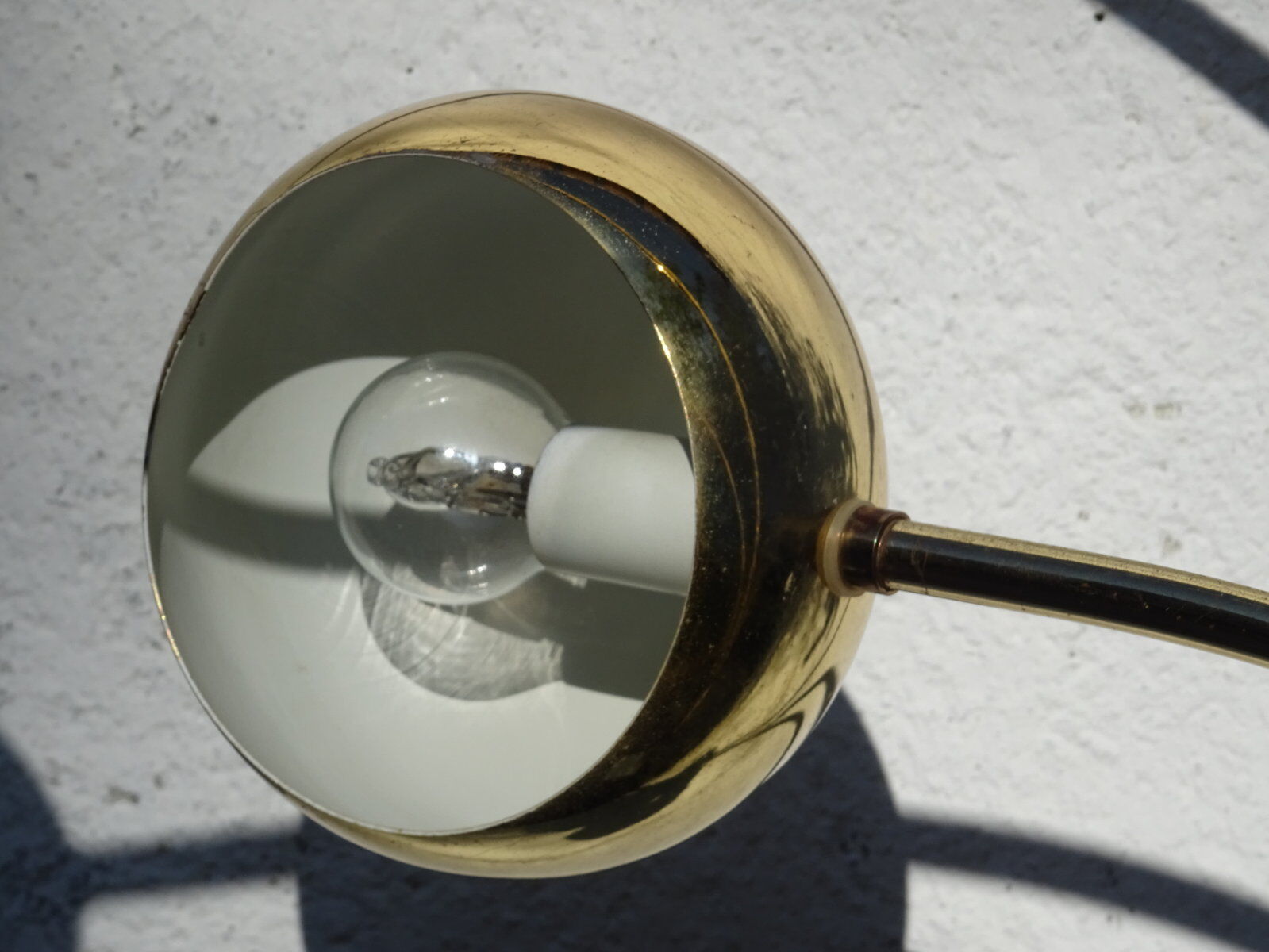 Lamppost thrush golden metal