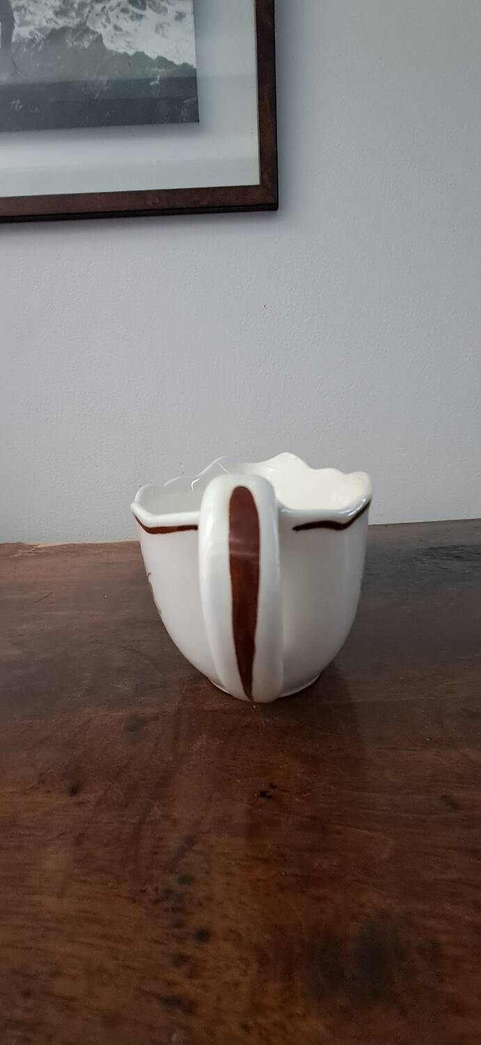 Digoin Sarreguemines sauceboat with hand-painted waterfowl decoration