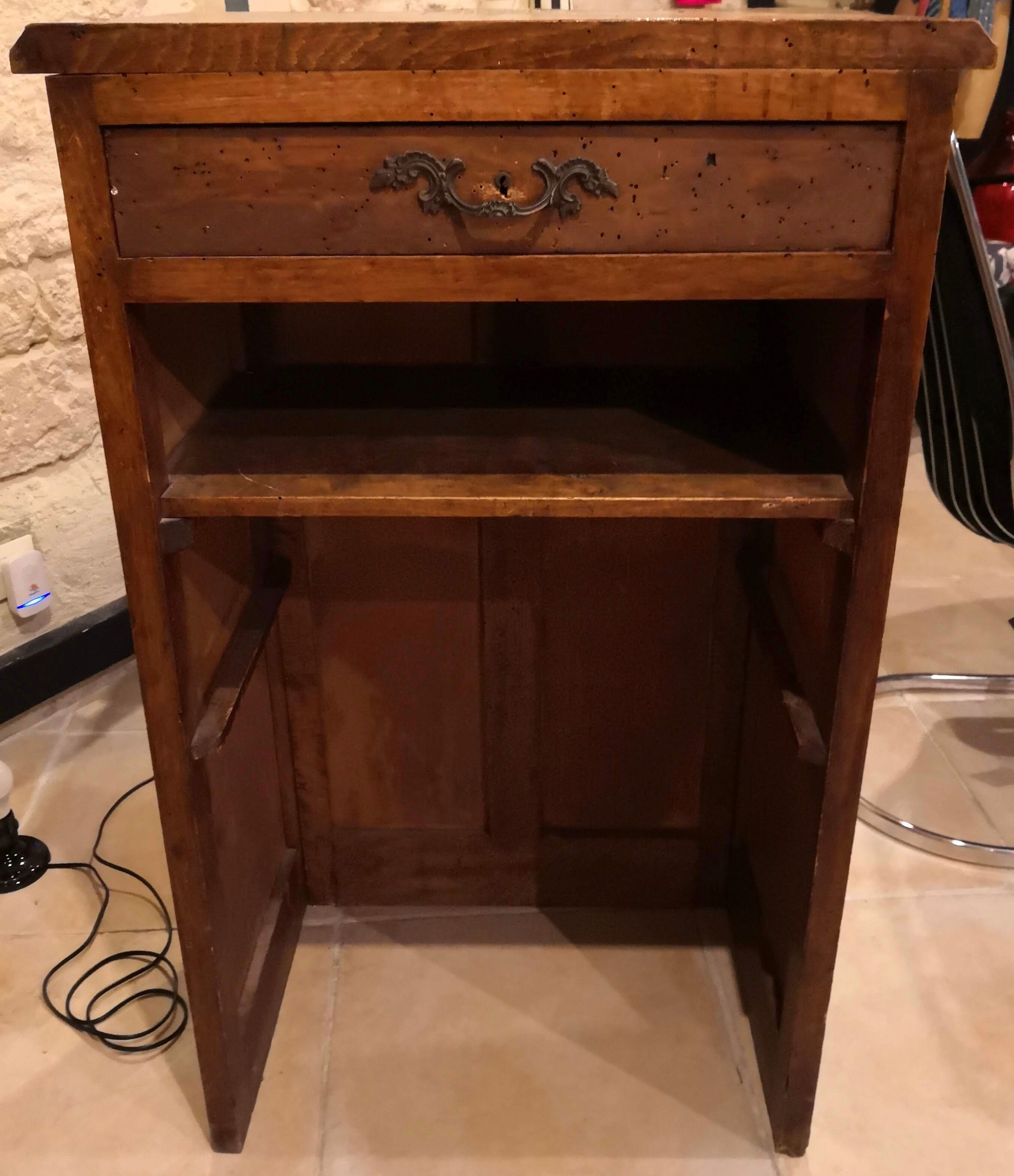 Ancien comptoir de magasin