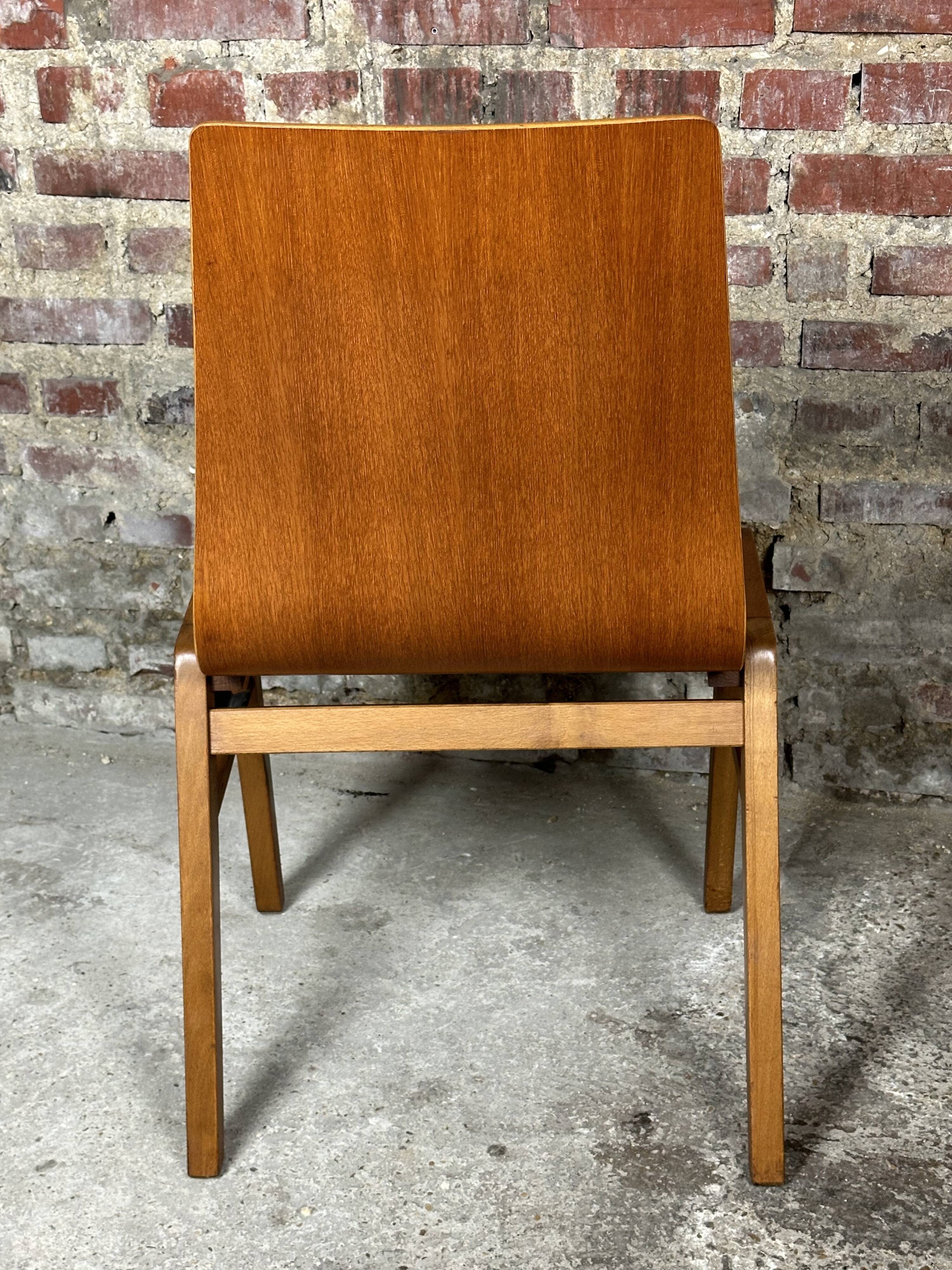 Scandinavian chairs (set of 8) in thermoformed beech from the 1960s.
