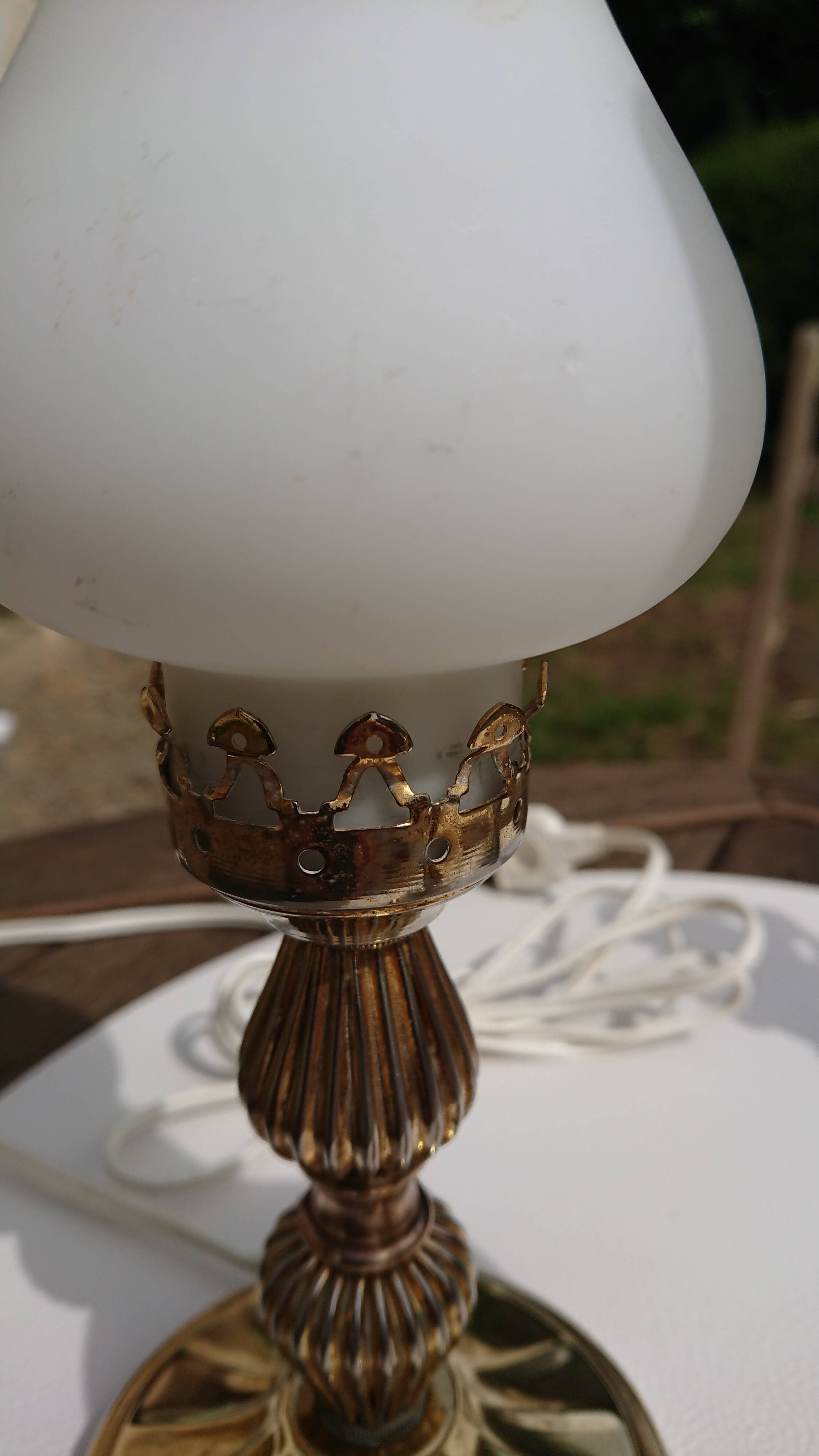 2 bedside or opaline-laying lamps