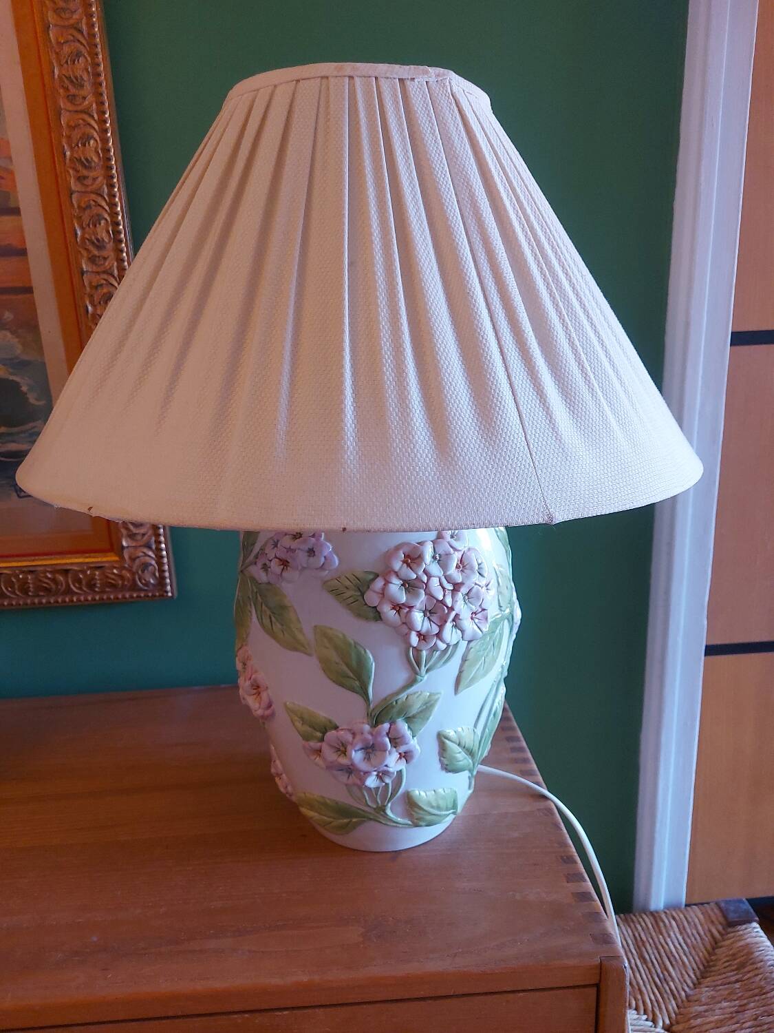 Slush lamp, hydrangea bouquet