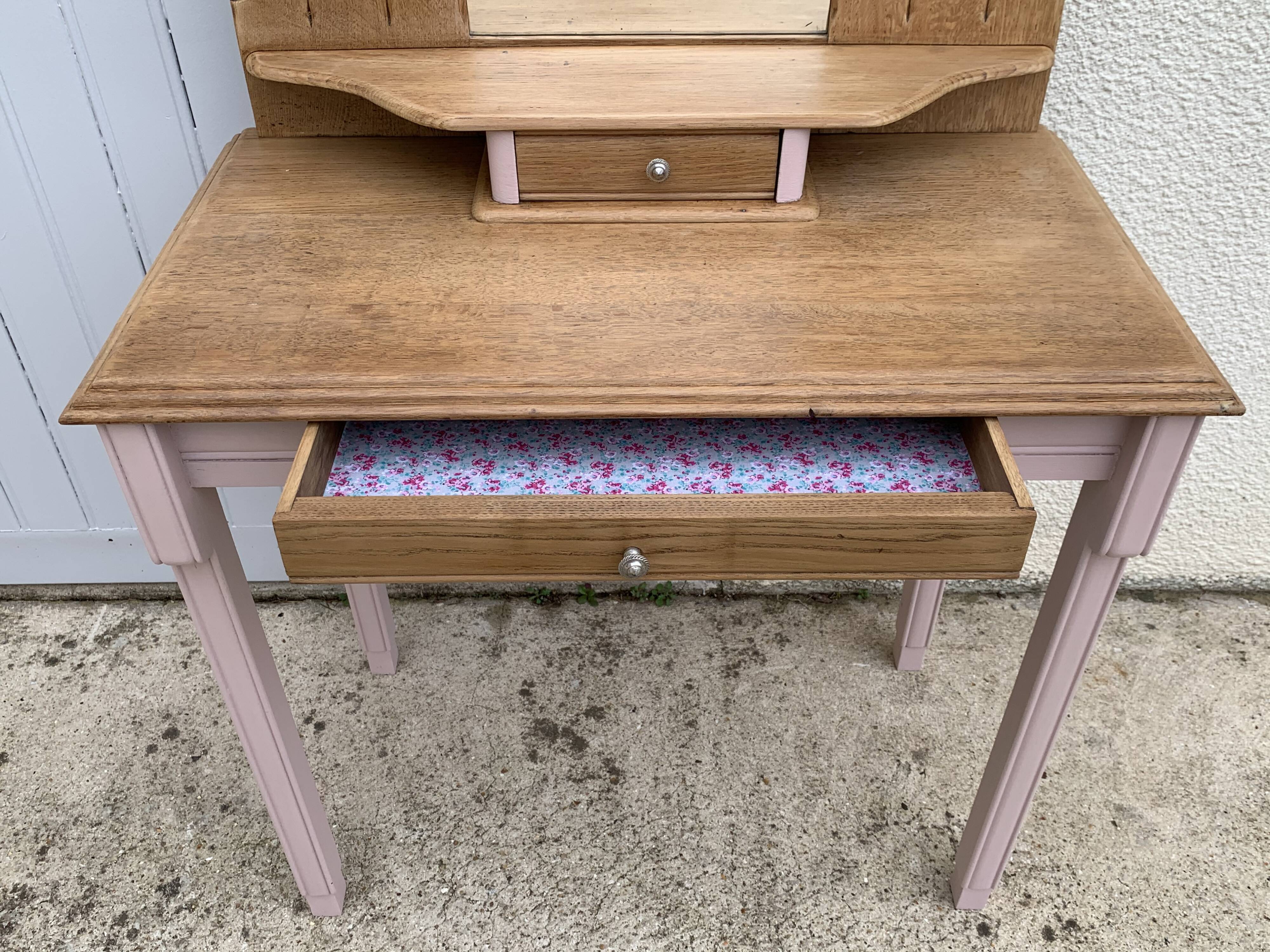 Art deco hairdresser, 1930s