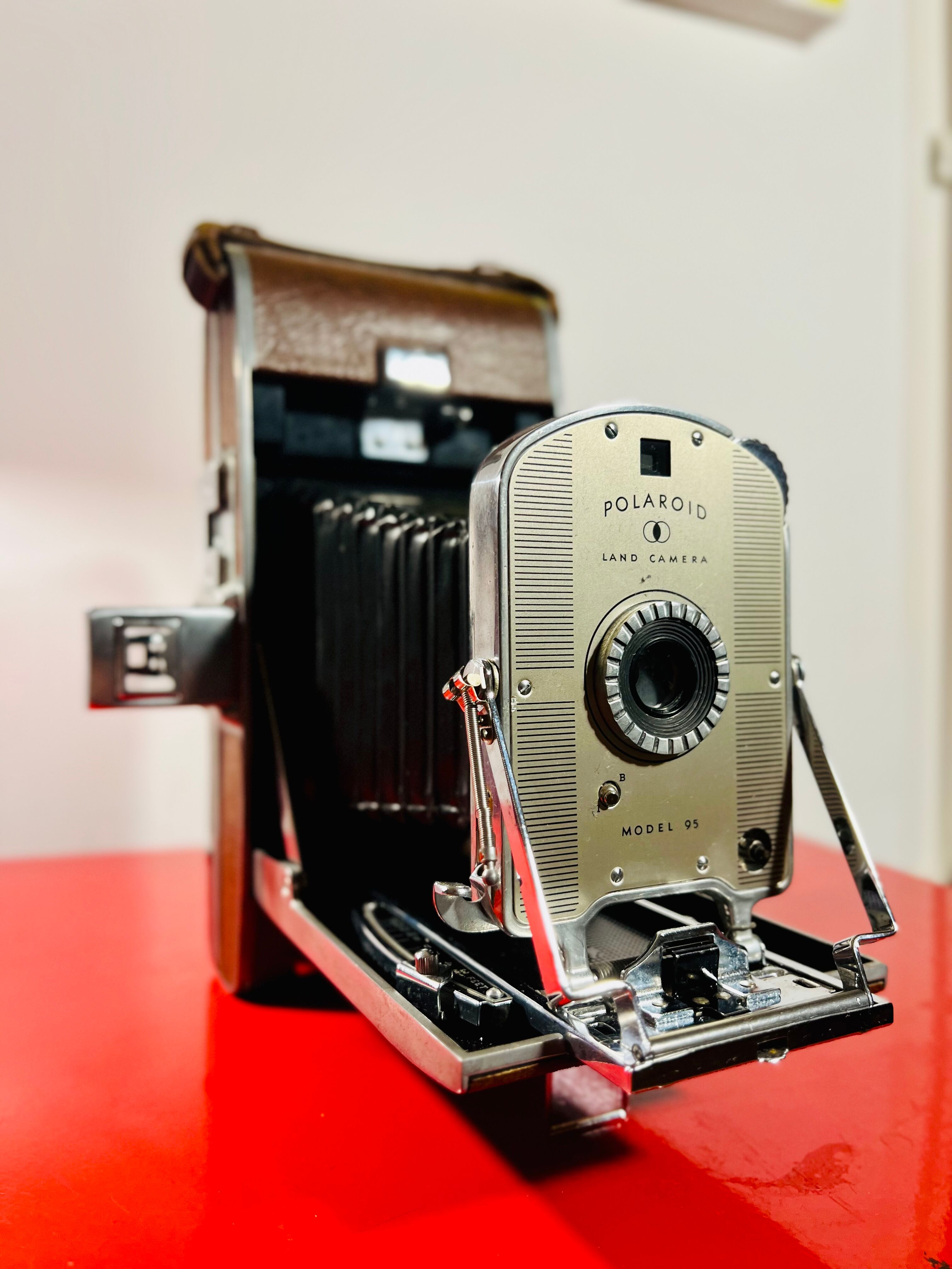 Polaroid land camera model 95