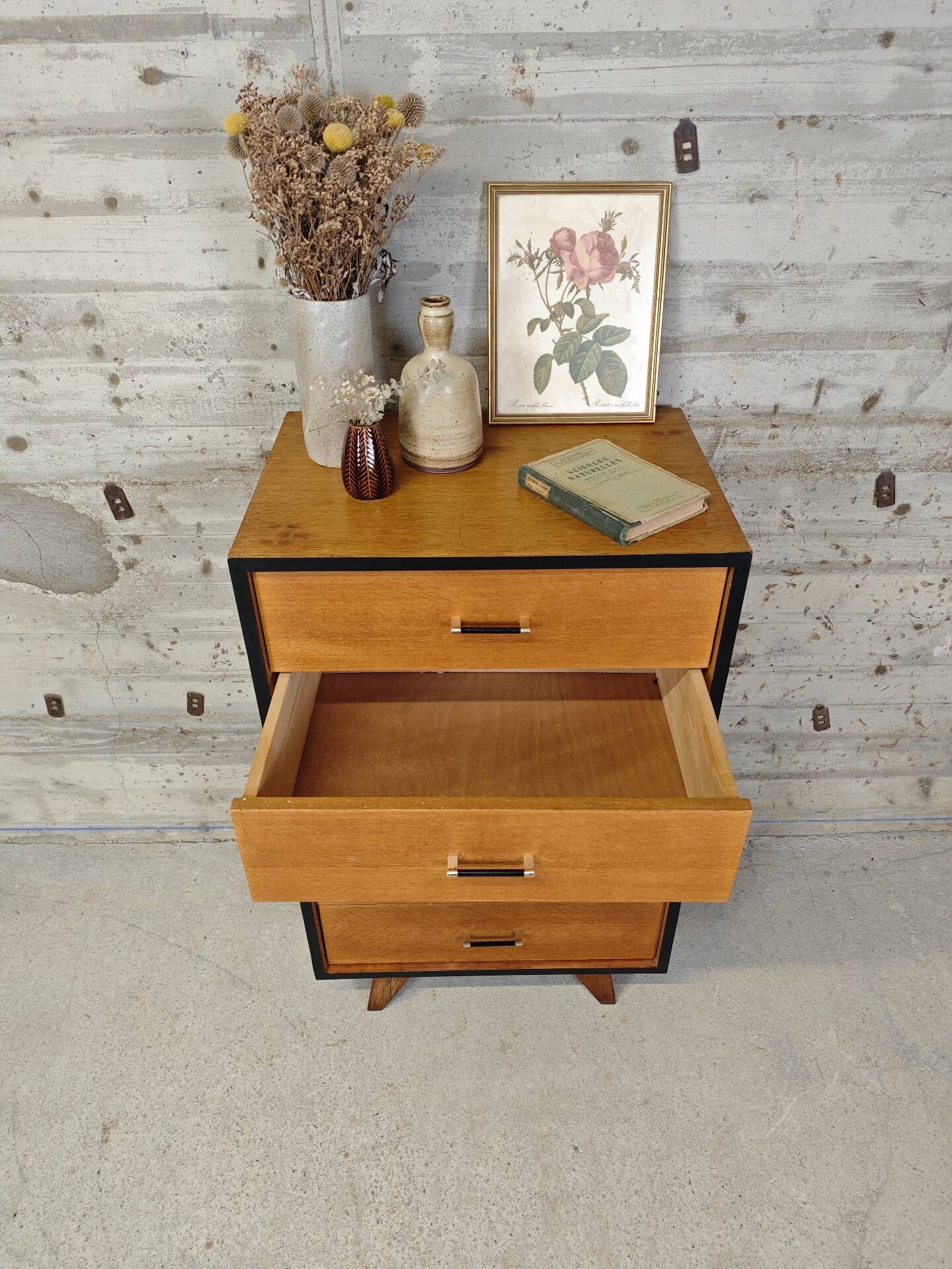 Vintage chest of drawers
