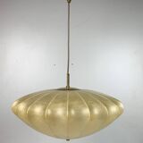 Lampe suspendue en forme de cocon OVNI du milieu du siècle avec laiton dans le style d'Achille Castiglioni, années 1960