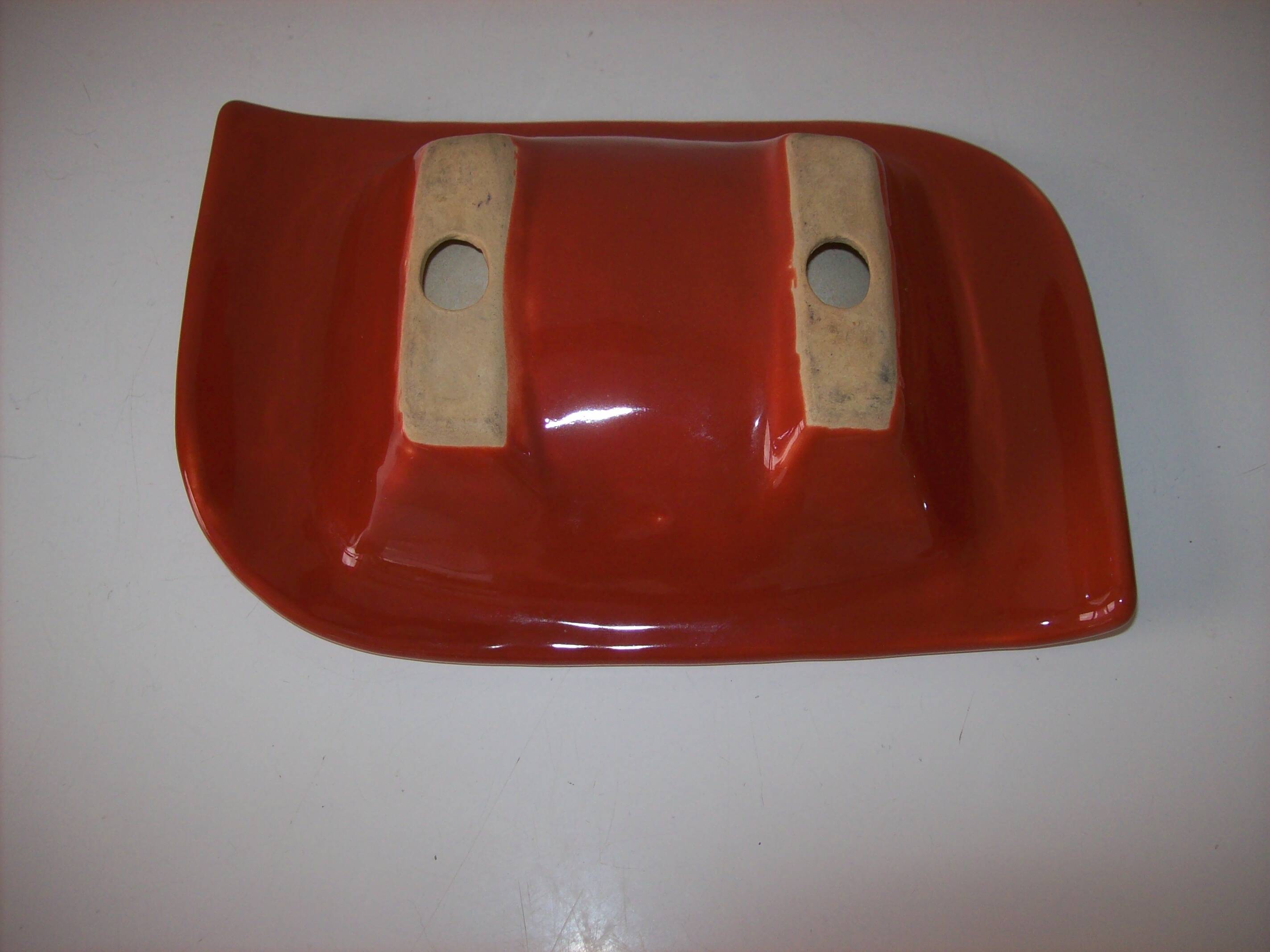 Free-form ceramic catchall
