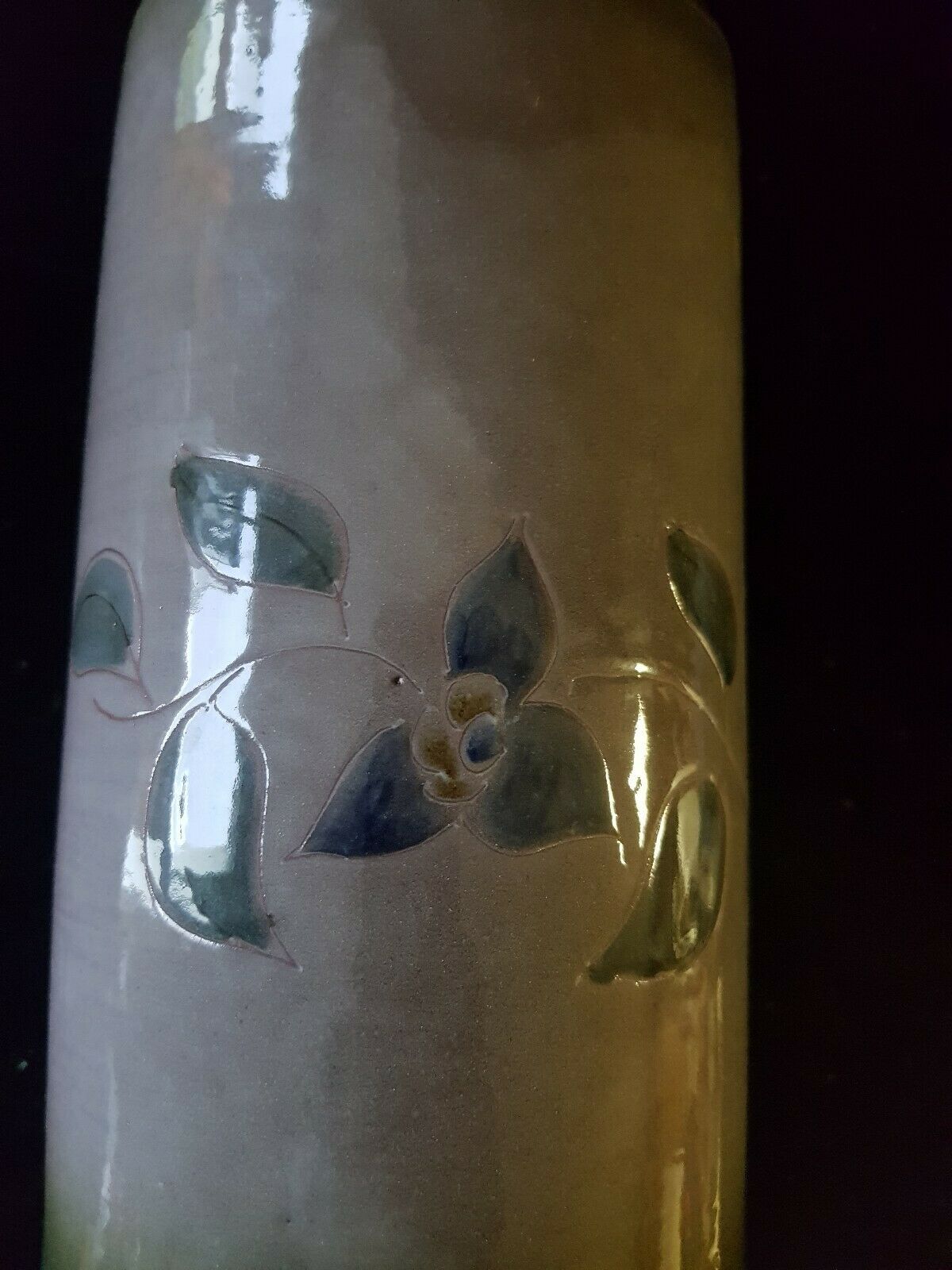 Signed vernissé sandstone vase