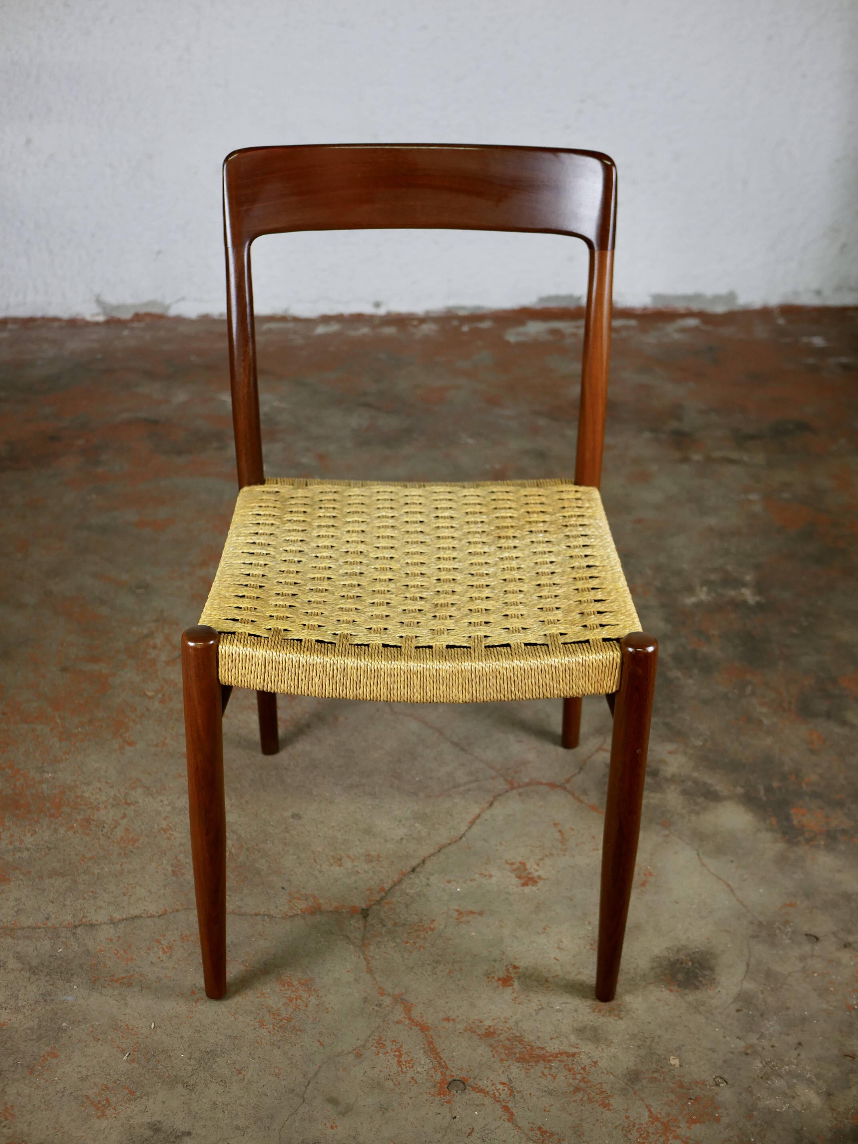 Suite de 6 chaises scandinaves en corde et teck