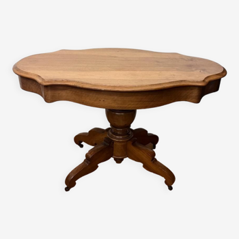 Pedestal table