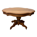 Pedestal table