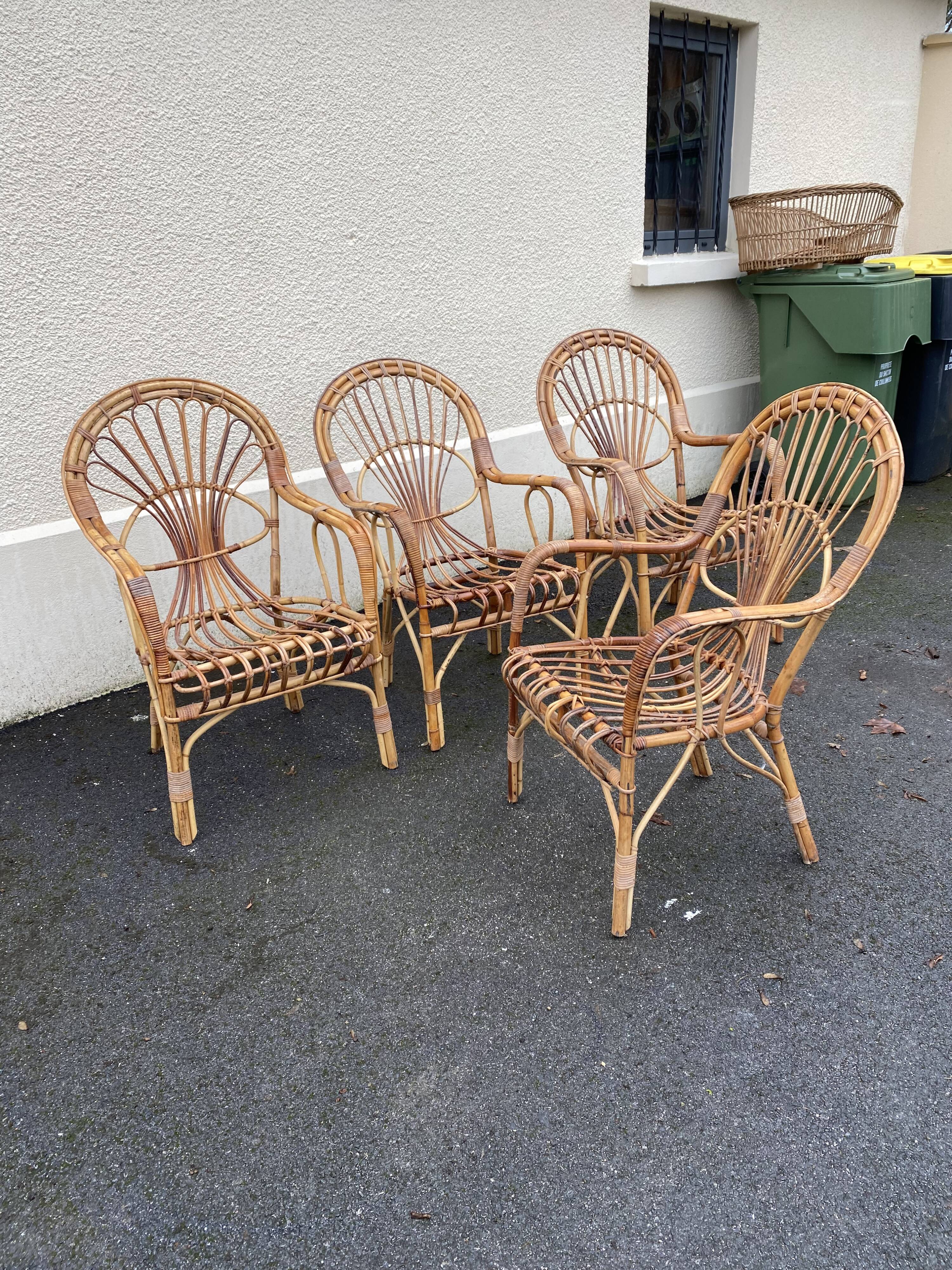 Set of wicker armchairs