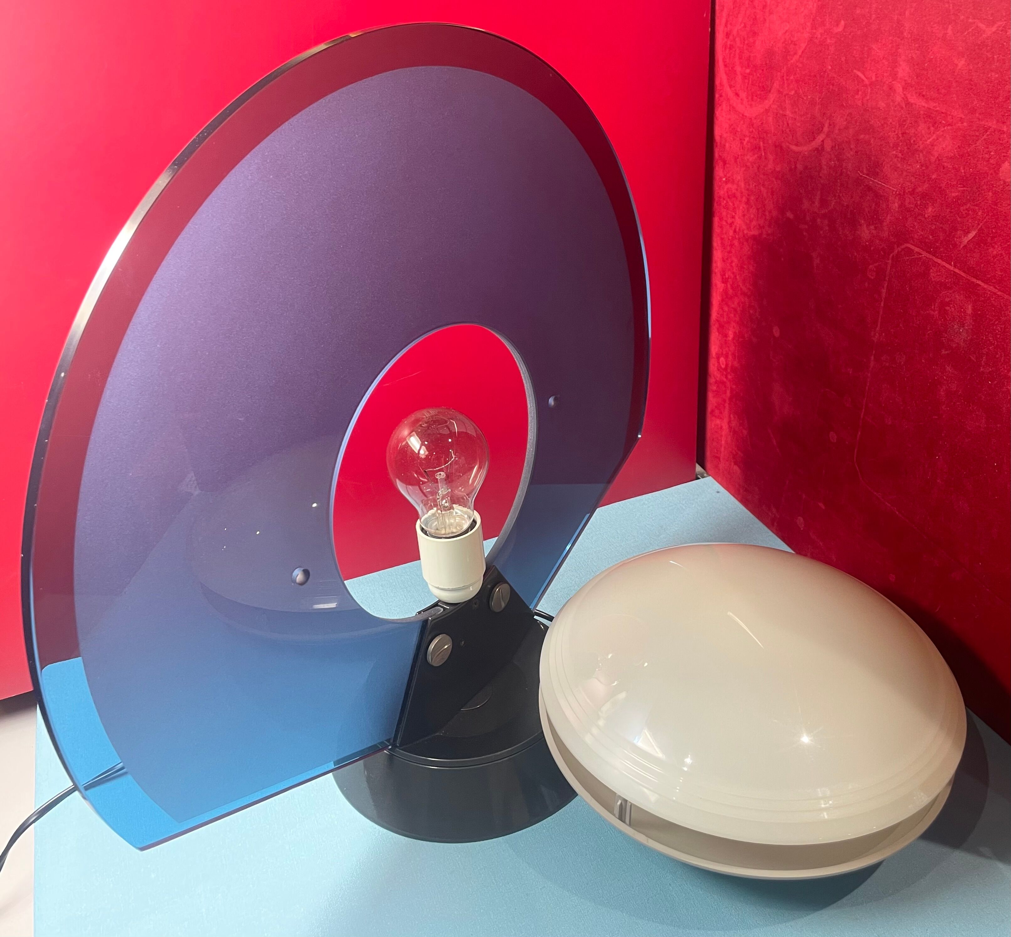 Rotating lamp Gong by Bruno Gecchelin, Arteluce Italy design