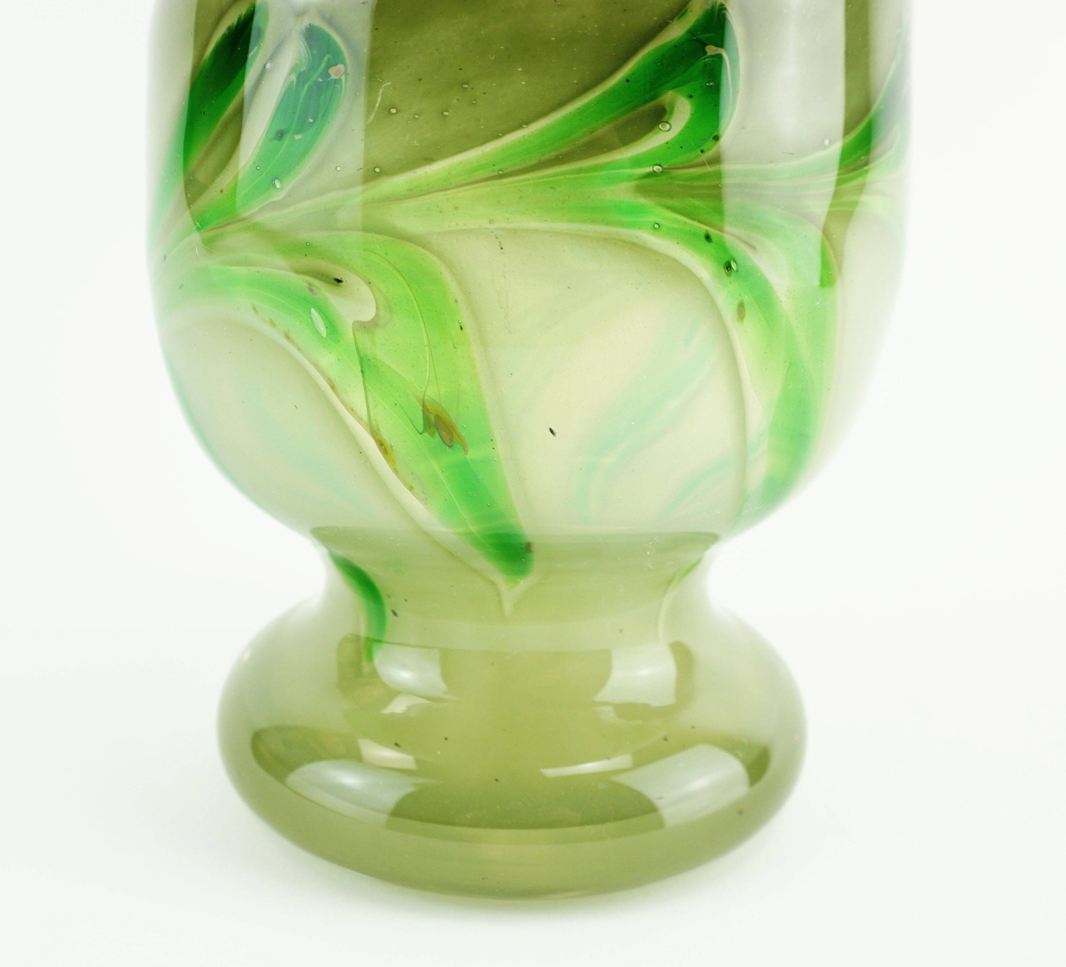 vase en verre vintage par Erwin Eisch, différentes nuances de vert et verre clair