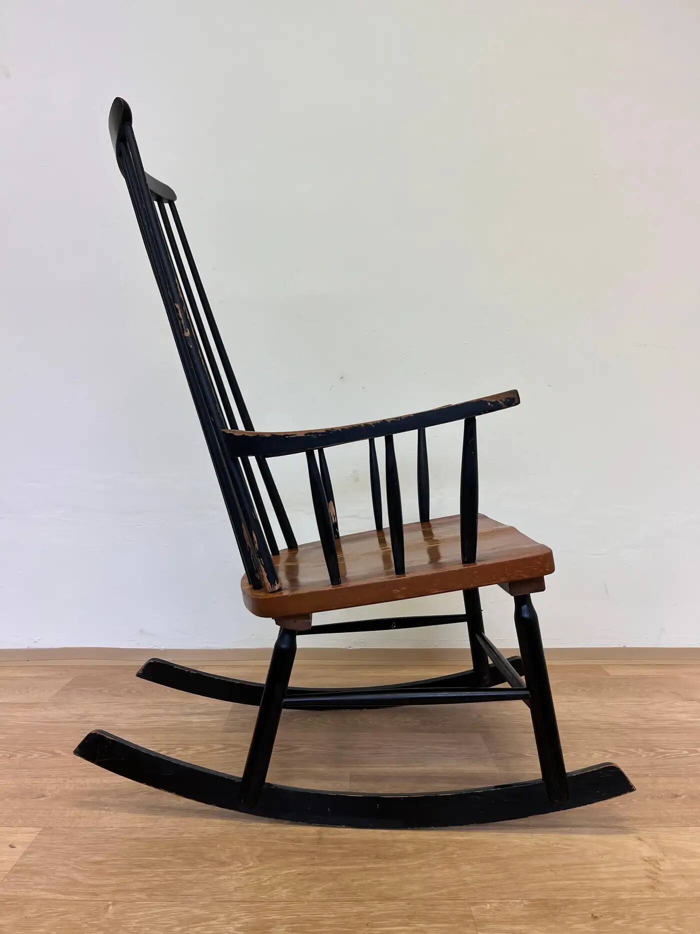 1960s Varjosen Puunjalostus beech rocking chair, Finland