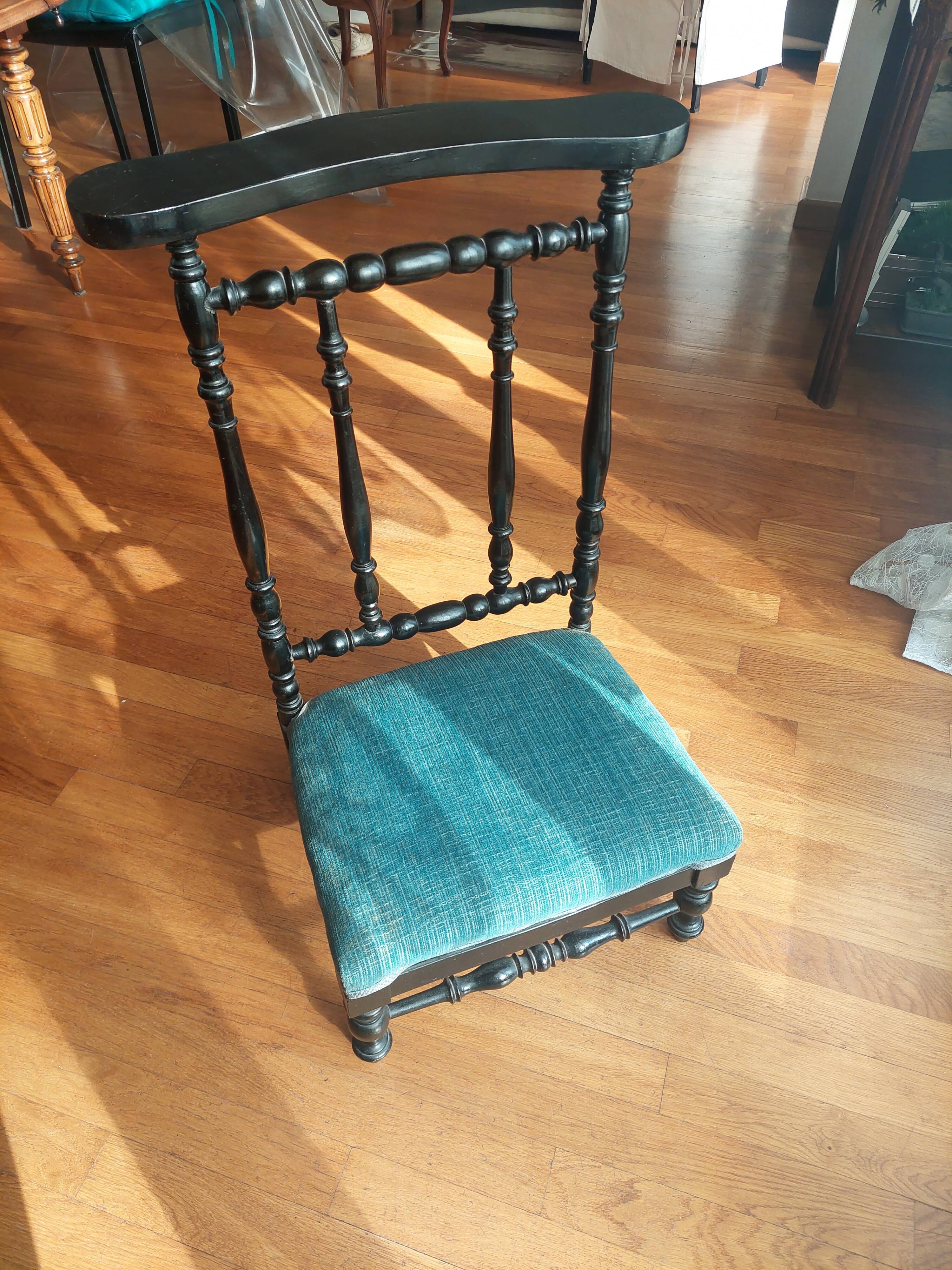 Antique prie-dieu chair in twisted black wood and blue velvet seat