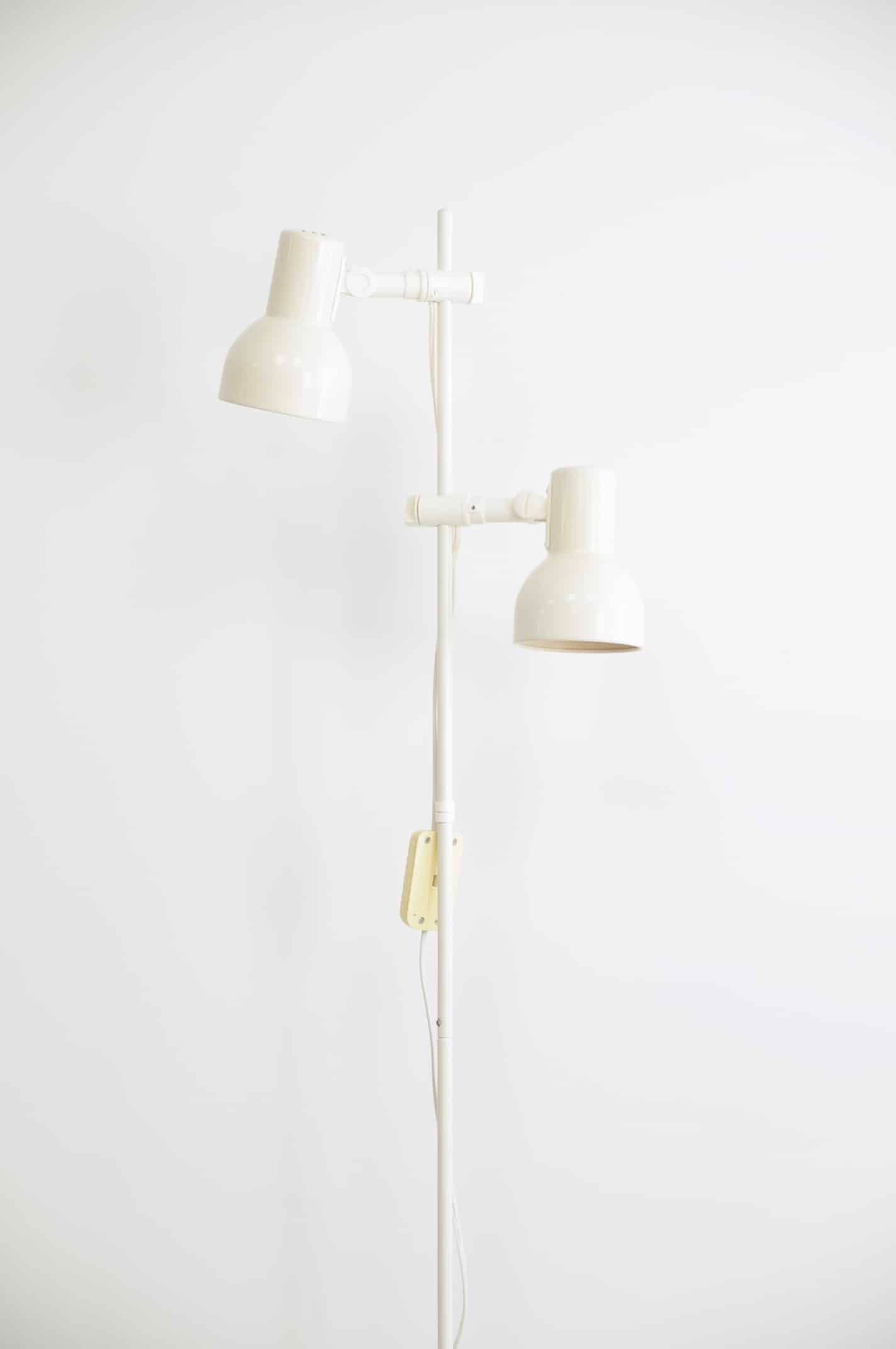 Lampadaire vintage en métal blanc, Ikea