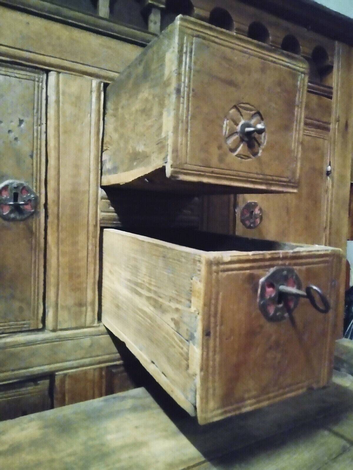 Buffet cabinet from the Louis XIV period in oak.