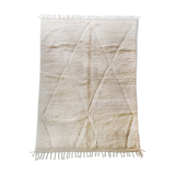 Moroccan Berber carpet Beni Ouarain unbleached with engraved diamonds 302x197cm