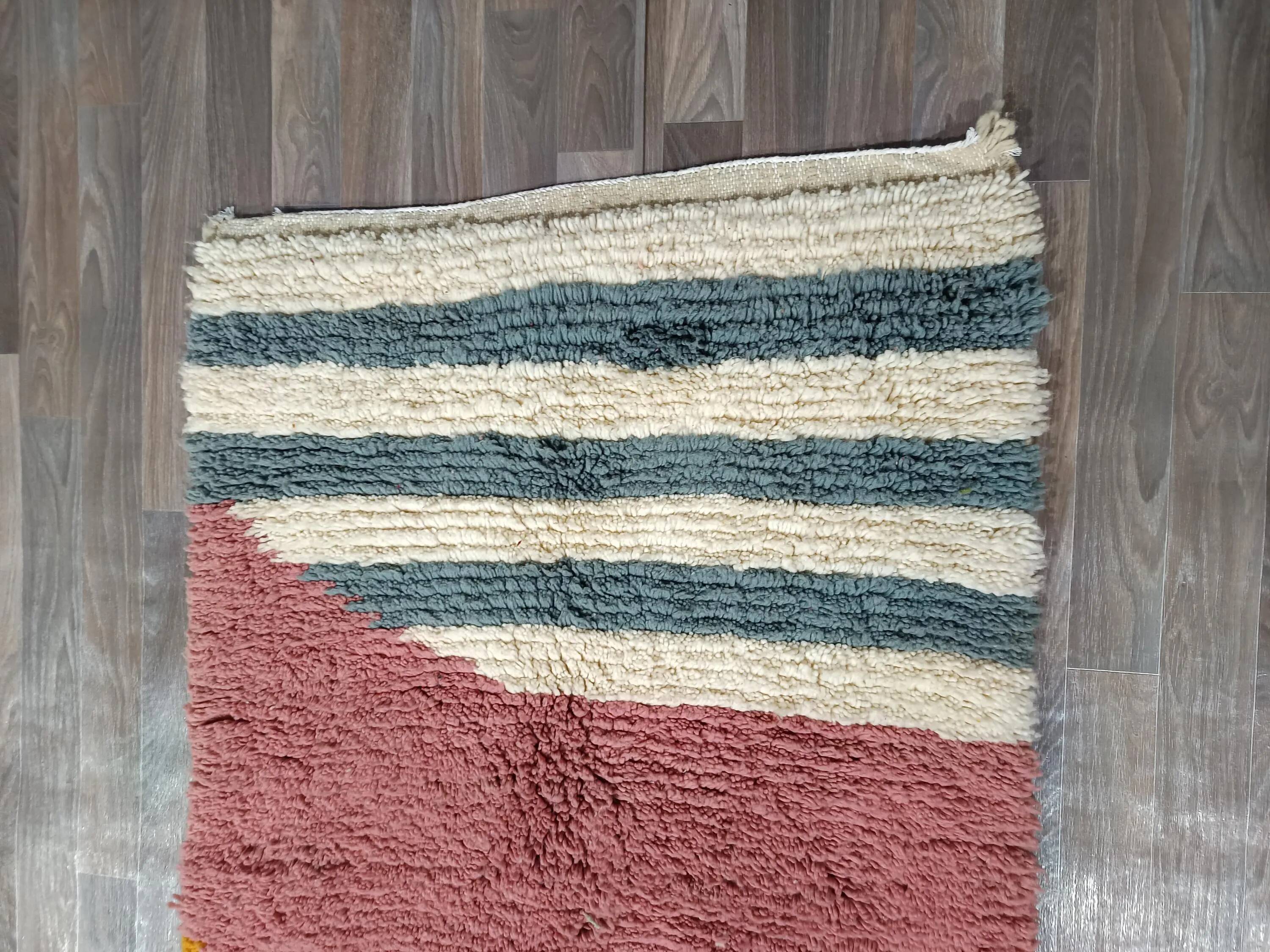 Handmade traditional carpet 250cm x 150cm Moroccan