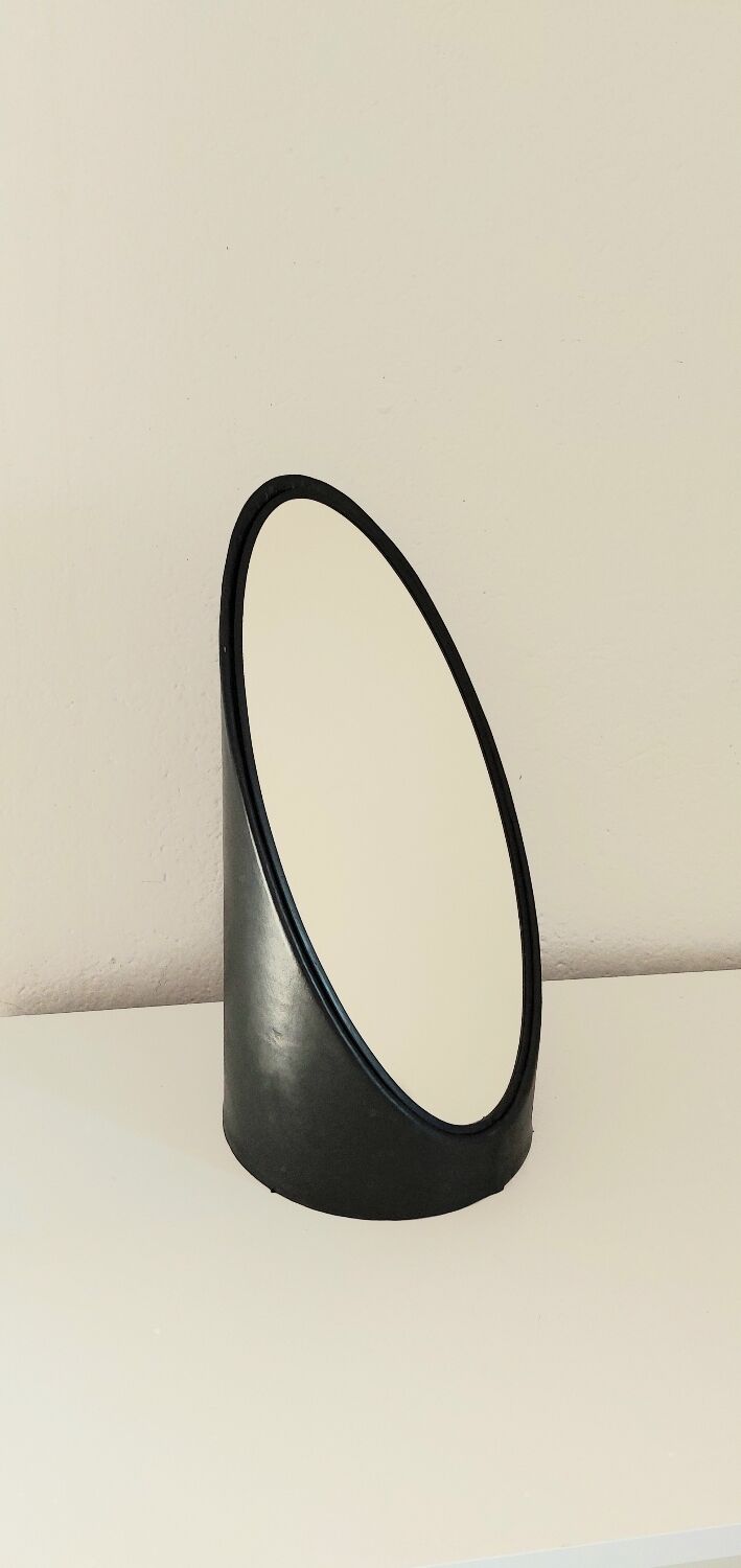 Lipstick leather table mirror
