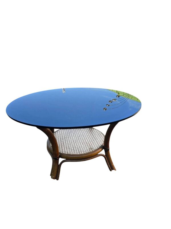 Table basse ronde en rotin et verre bleu fumé années 70