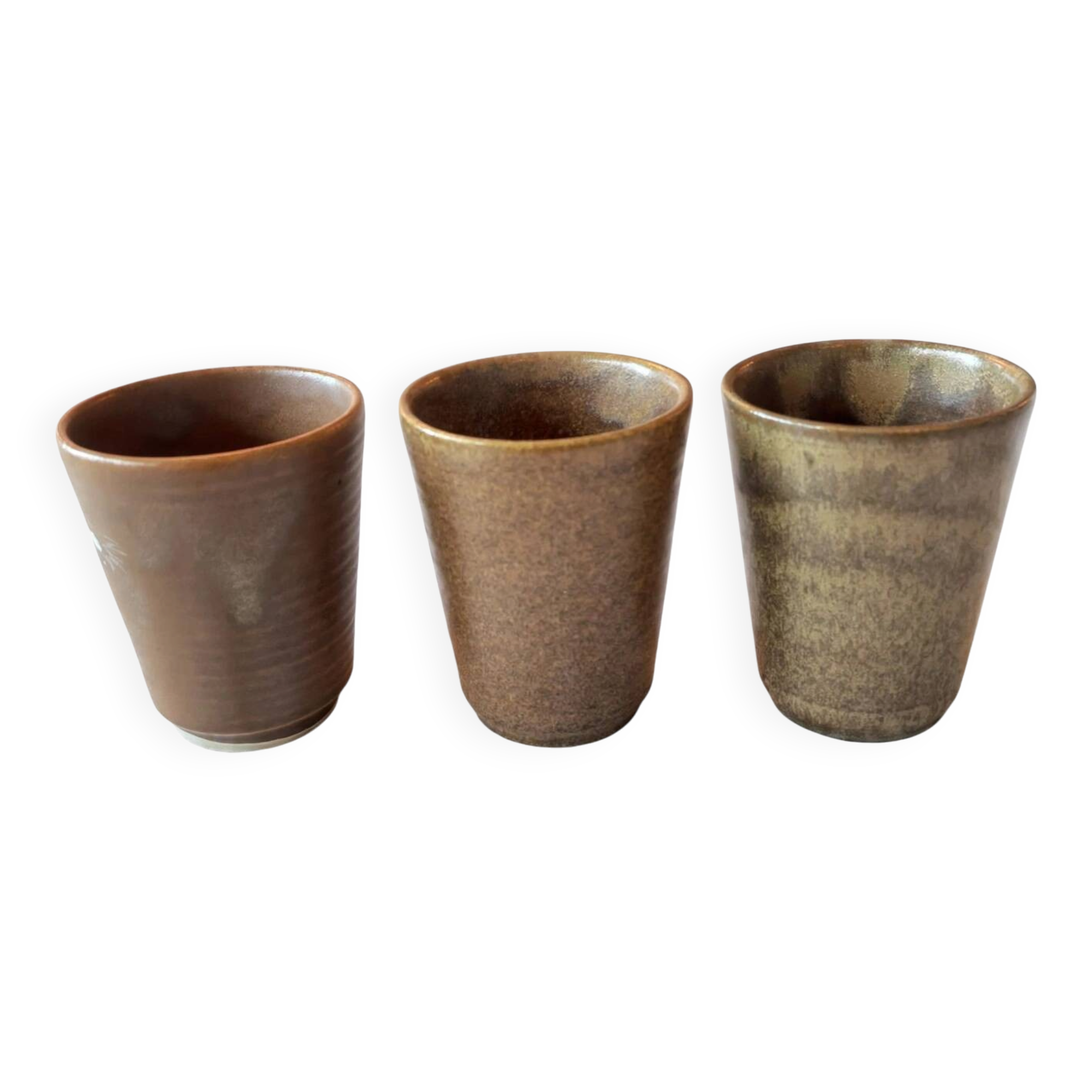 3 vintage 70s glazed stoneware cups and the wicker tray.