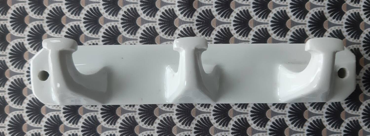 Earthenware towel holder