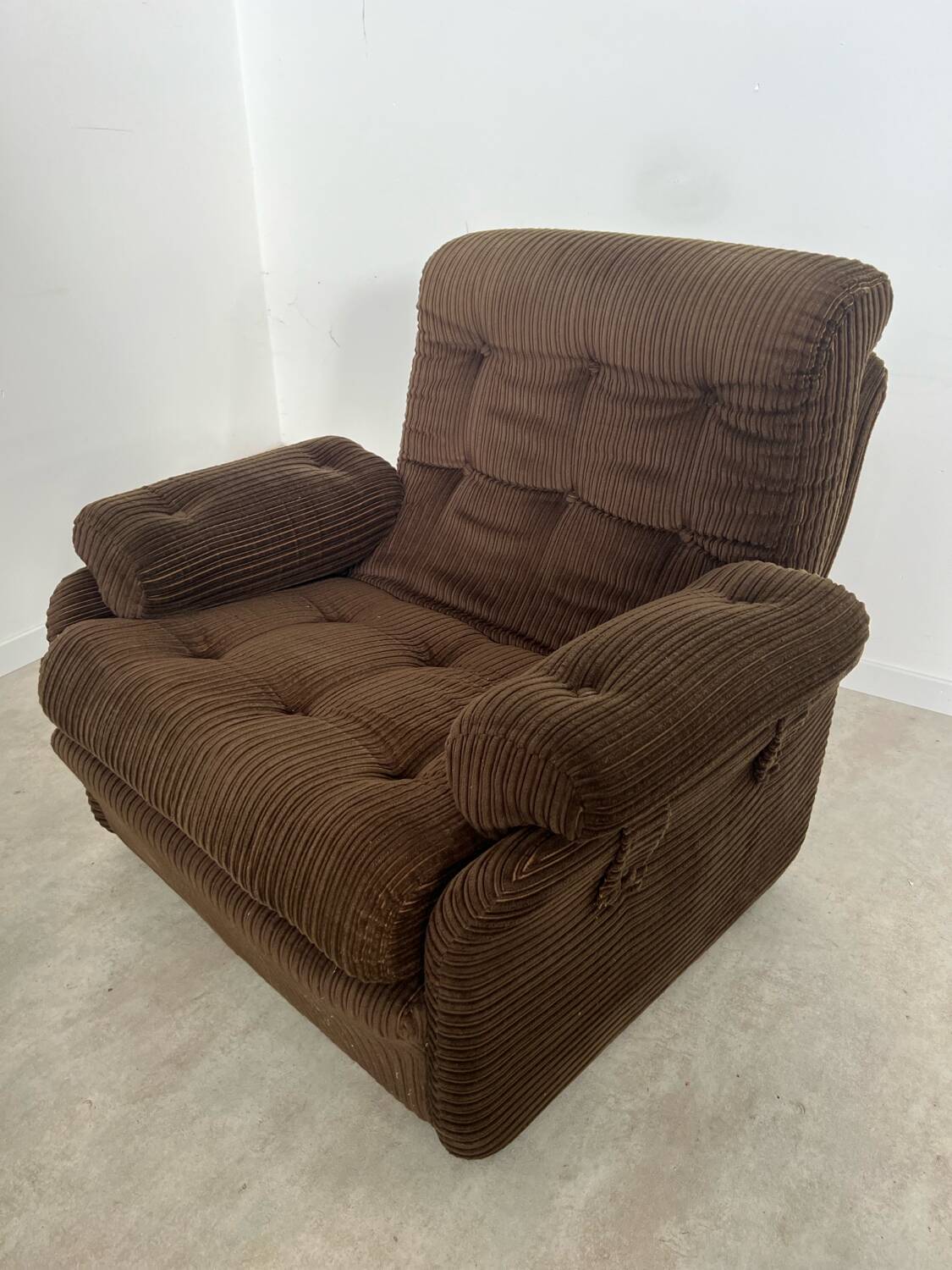Set of 2 vintage Airborne French design armchairs from the 60s in velvet