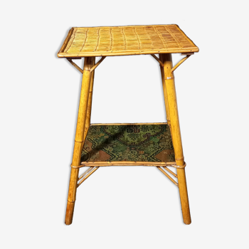 Table en bambou et rotin avec découpage