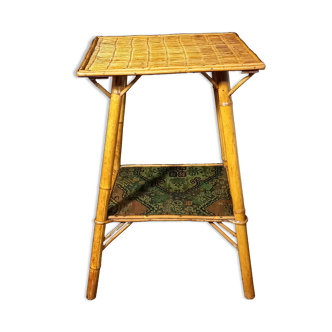 Table en bambou et rotin avec découpage