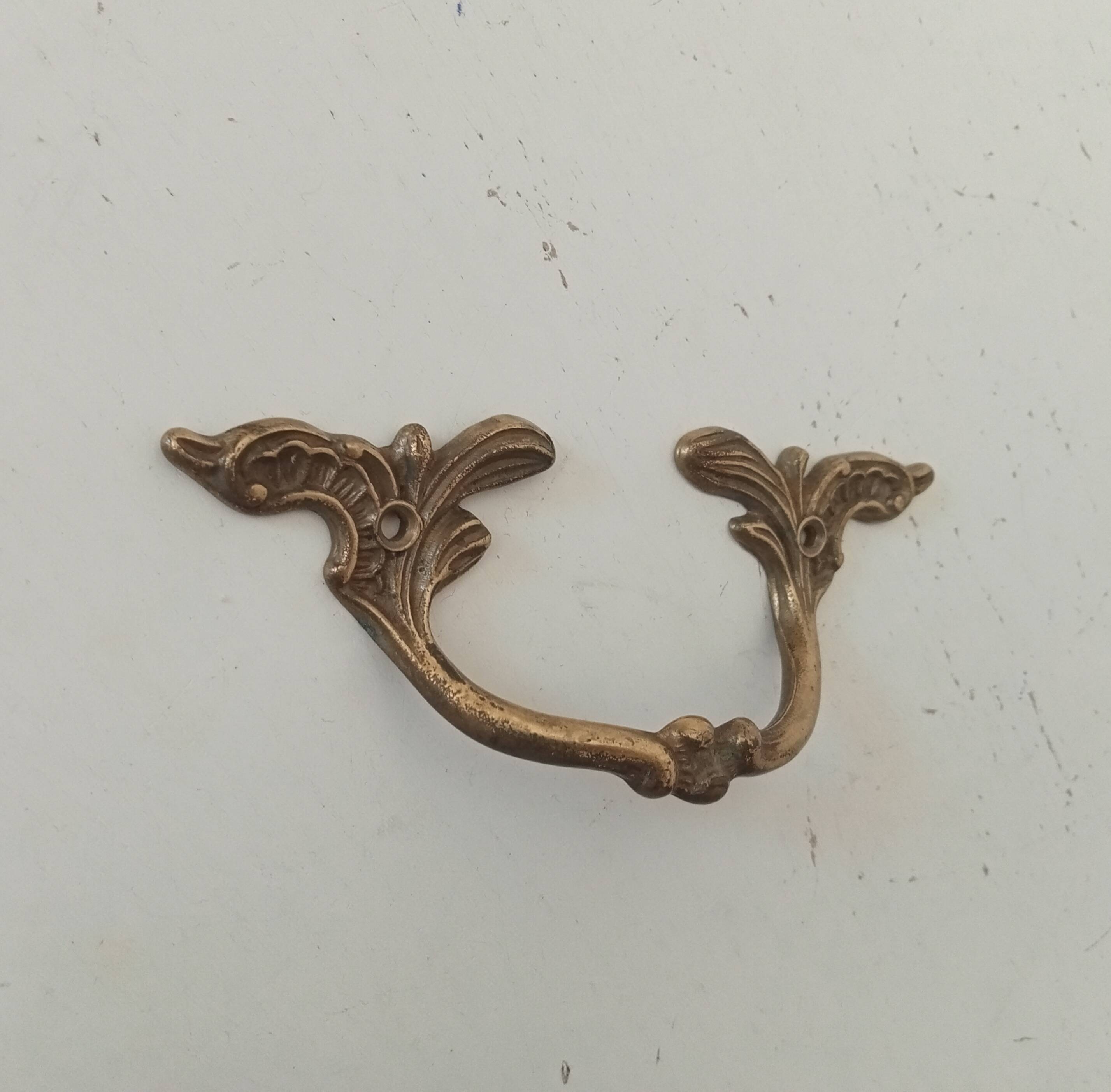 Poignée tiroir de meuble ancien en bronze doré