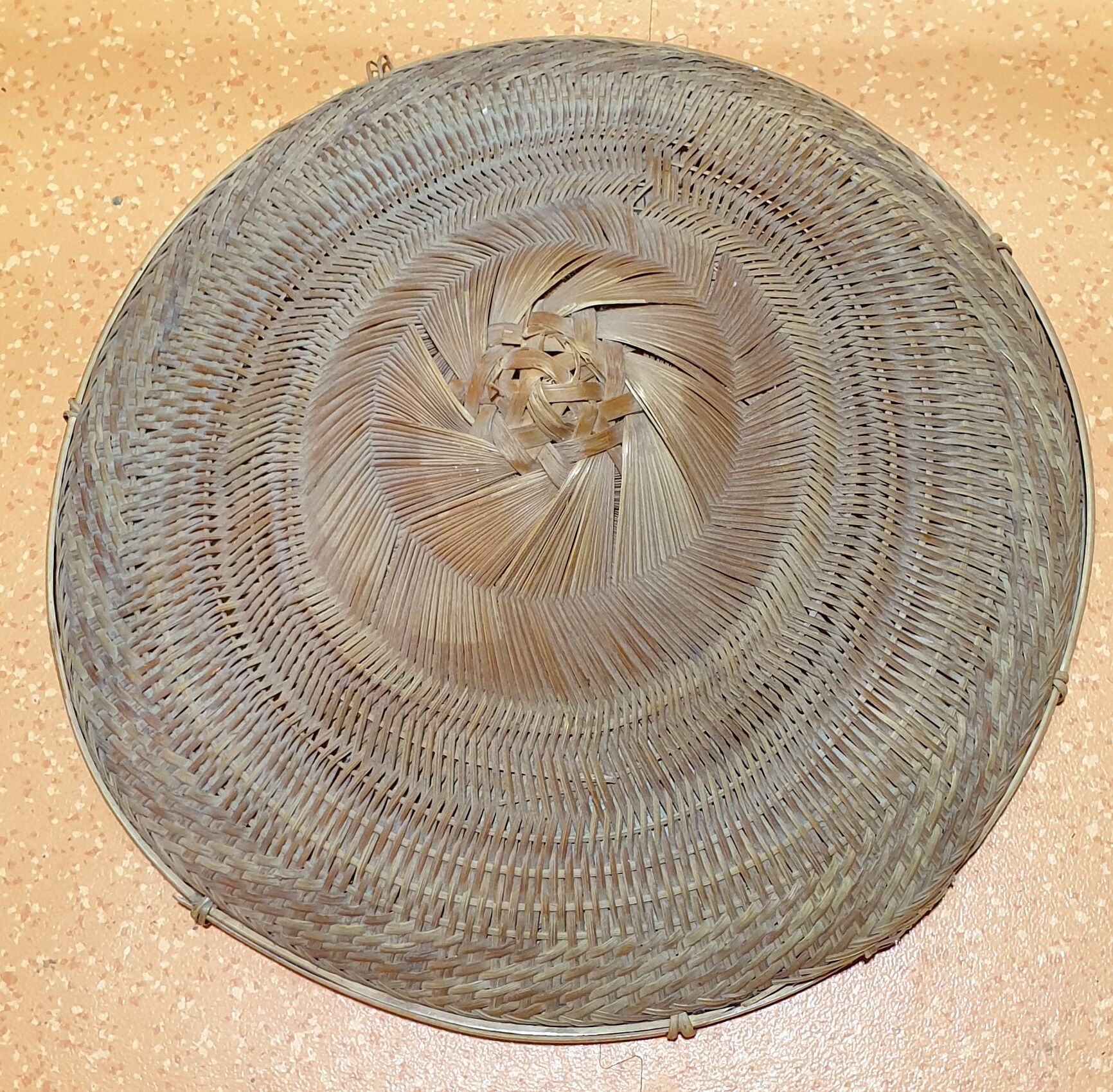 Lot de 4 chapeaux