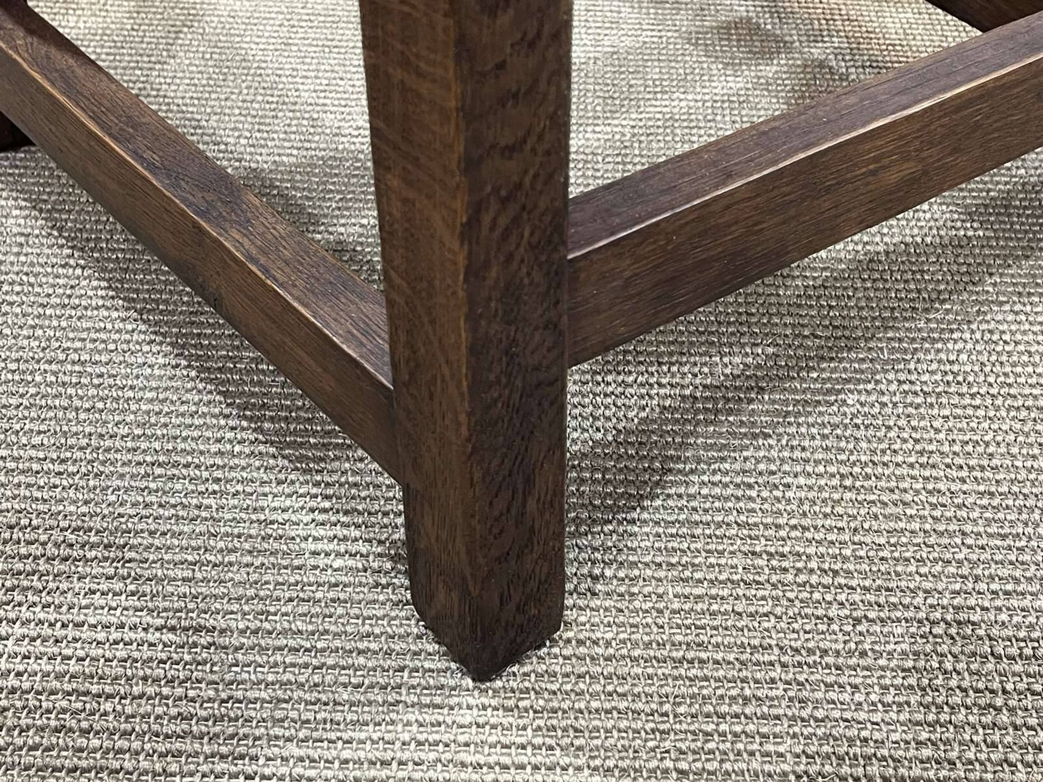 Suite de 6 chaises anglaises 19ème en chêne