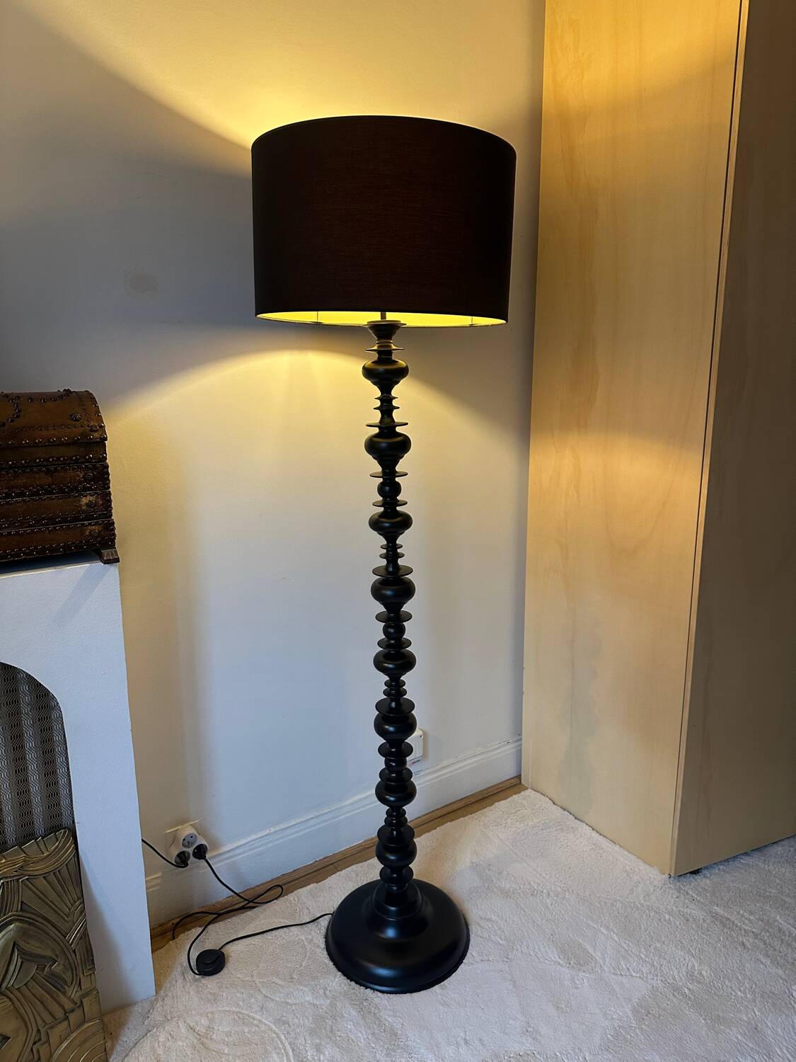 Free-form floor lamp