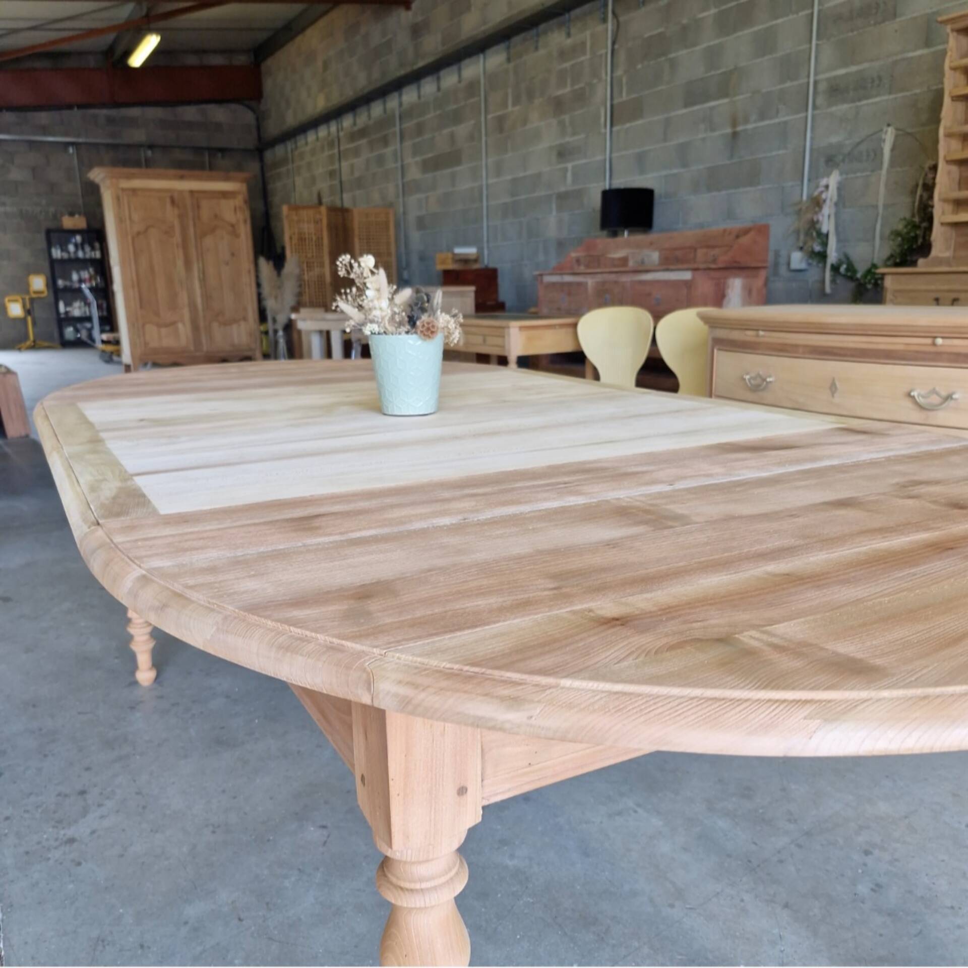 Oval solid cherry wood table with drop leaves + 2 extensions