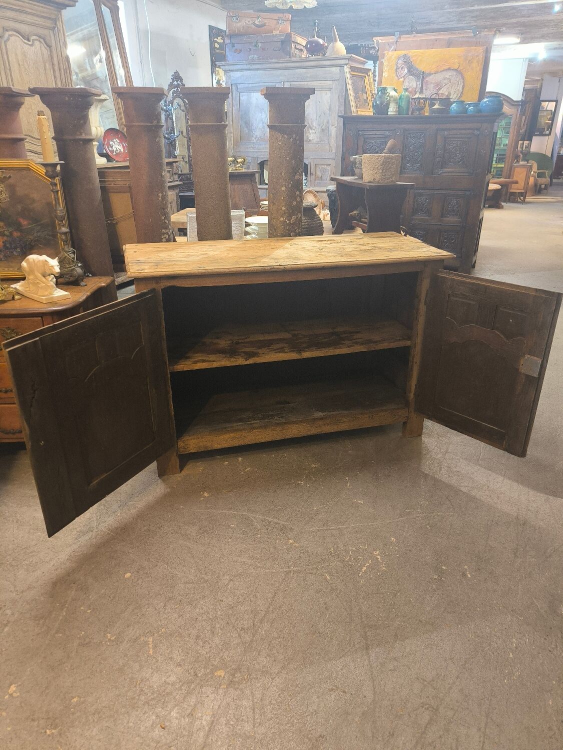 Buffet 17th in Aveyron oak