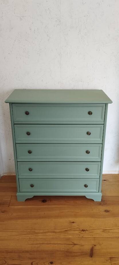 Chest of drawers