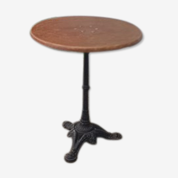 Round bistro table