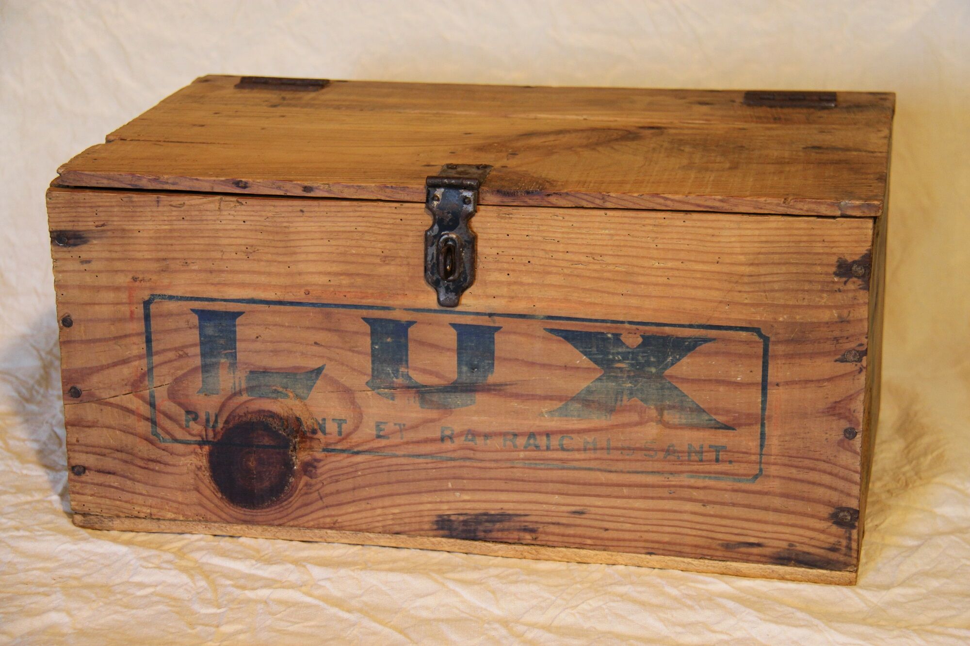 Caisse à savon lux publicitaire vintage